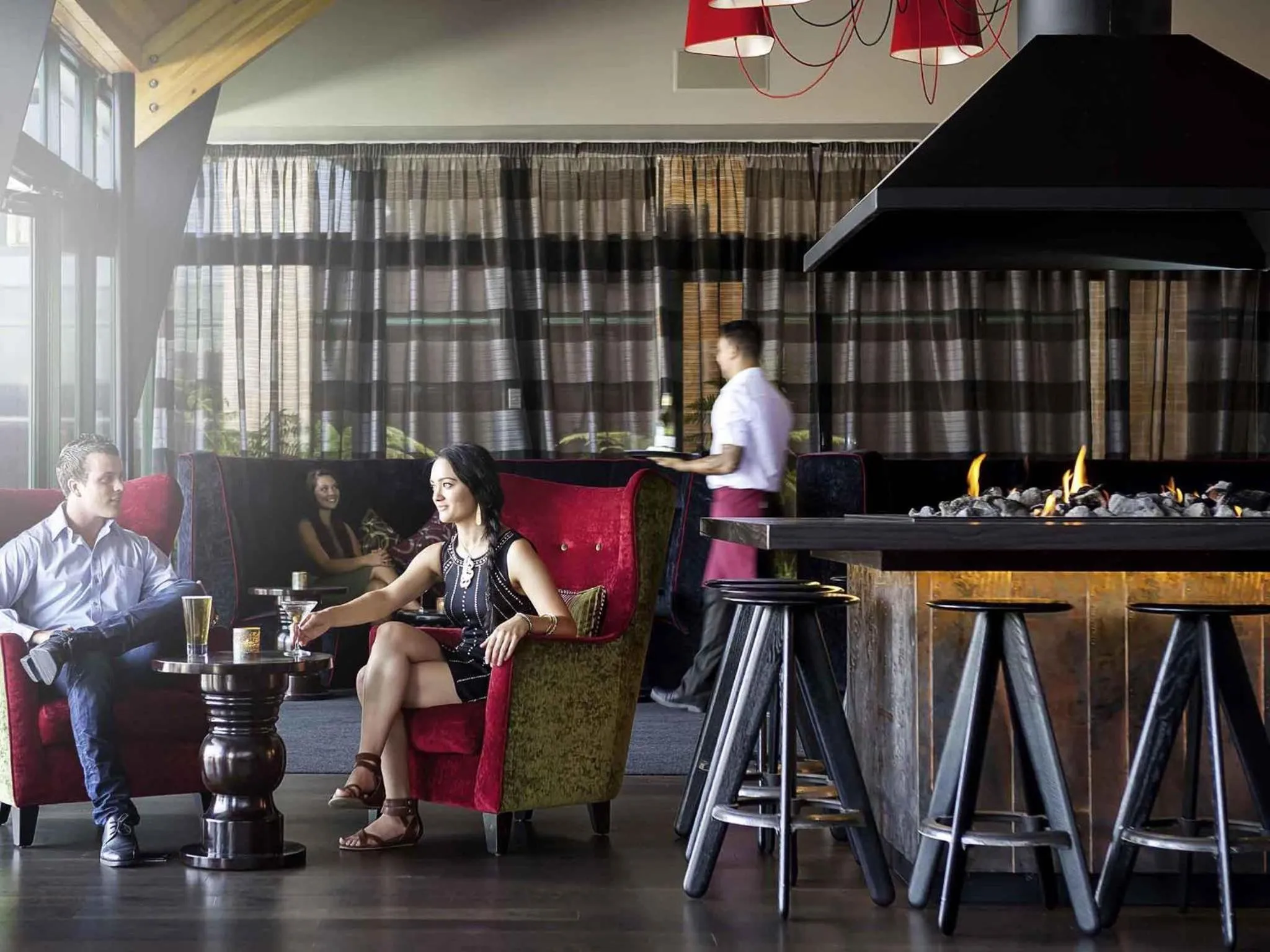 Lounge or bar in Novotel Rotorua Lakeside