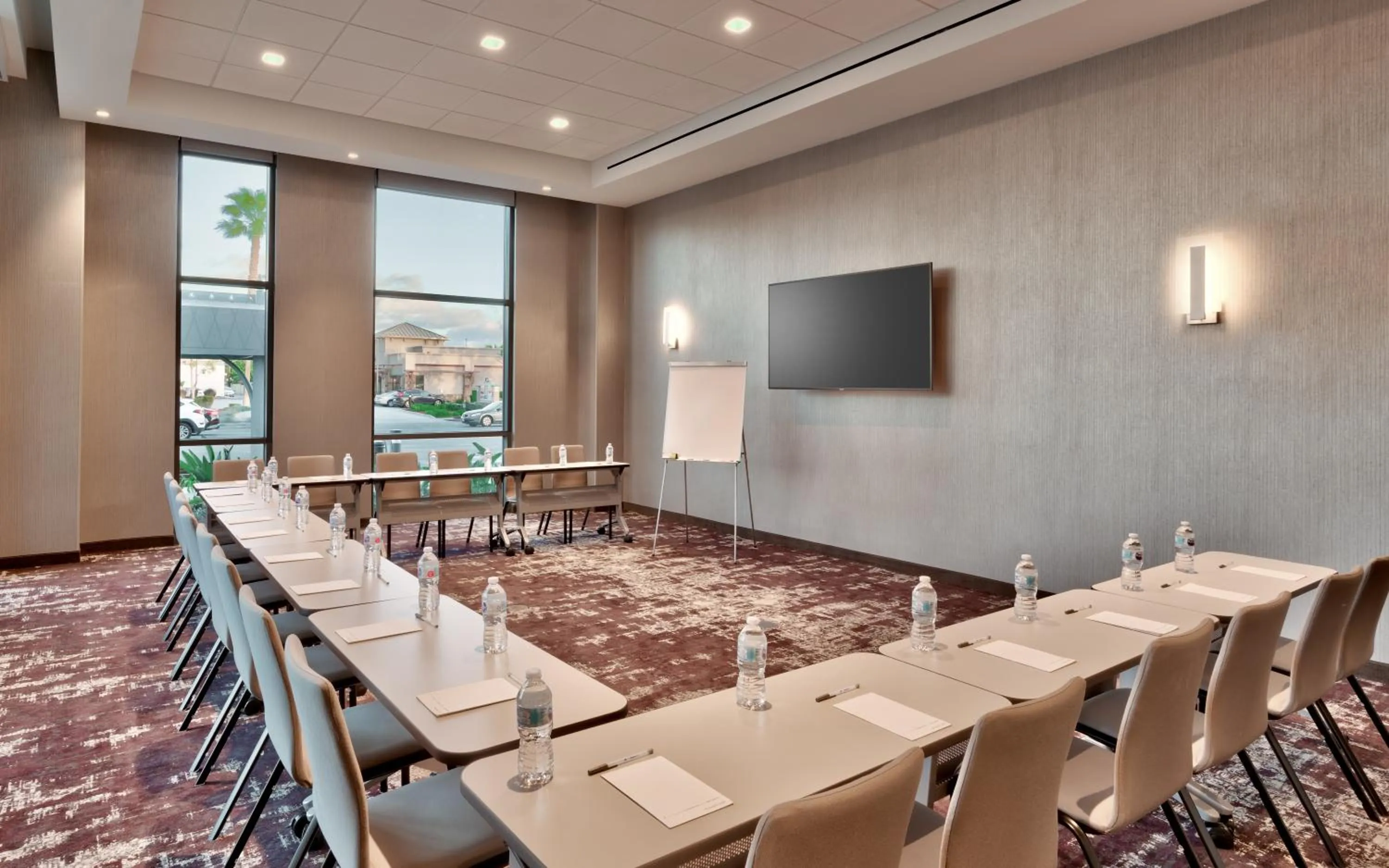 Meeting/conference room in Hampton Inn & Suites Anaheim Resort Convention Center