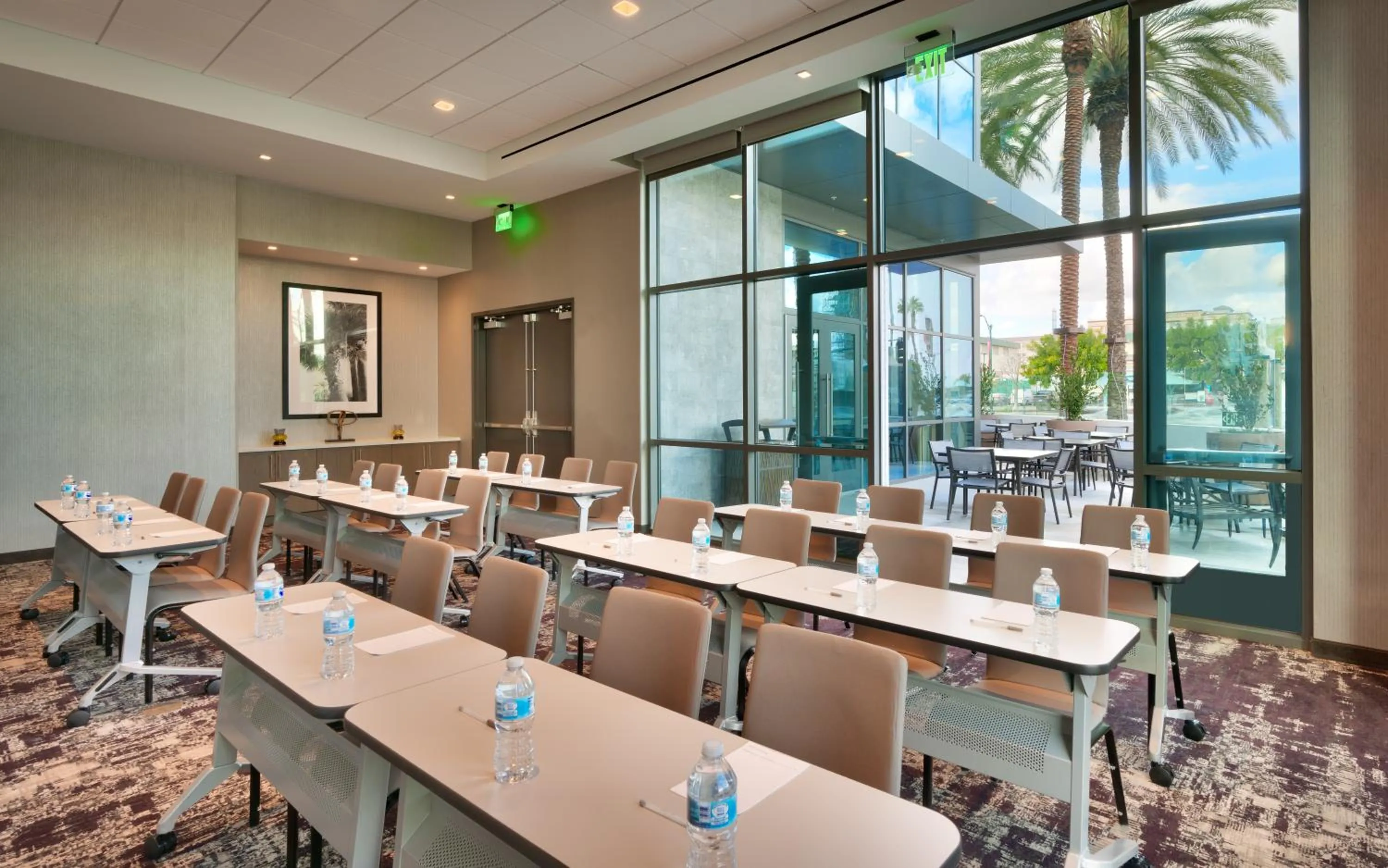 Meeting/conference room in Hampton Inn & Suites Anaheim Resort Convention Center