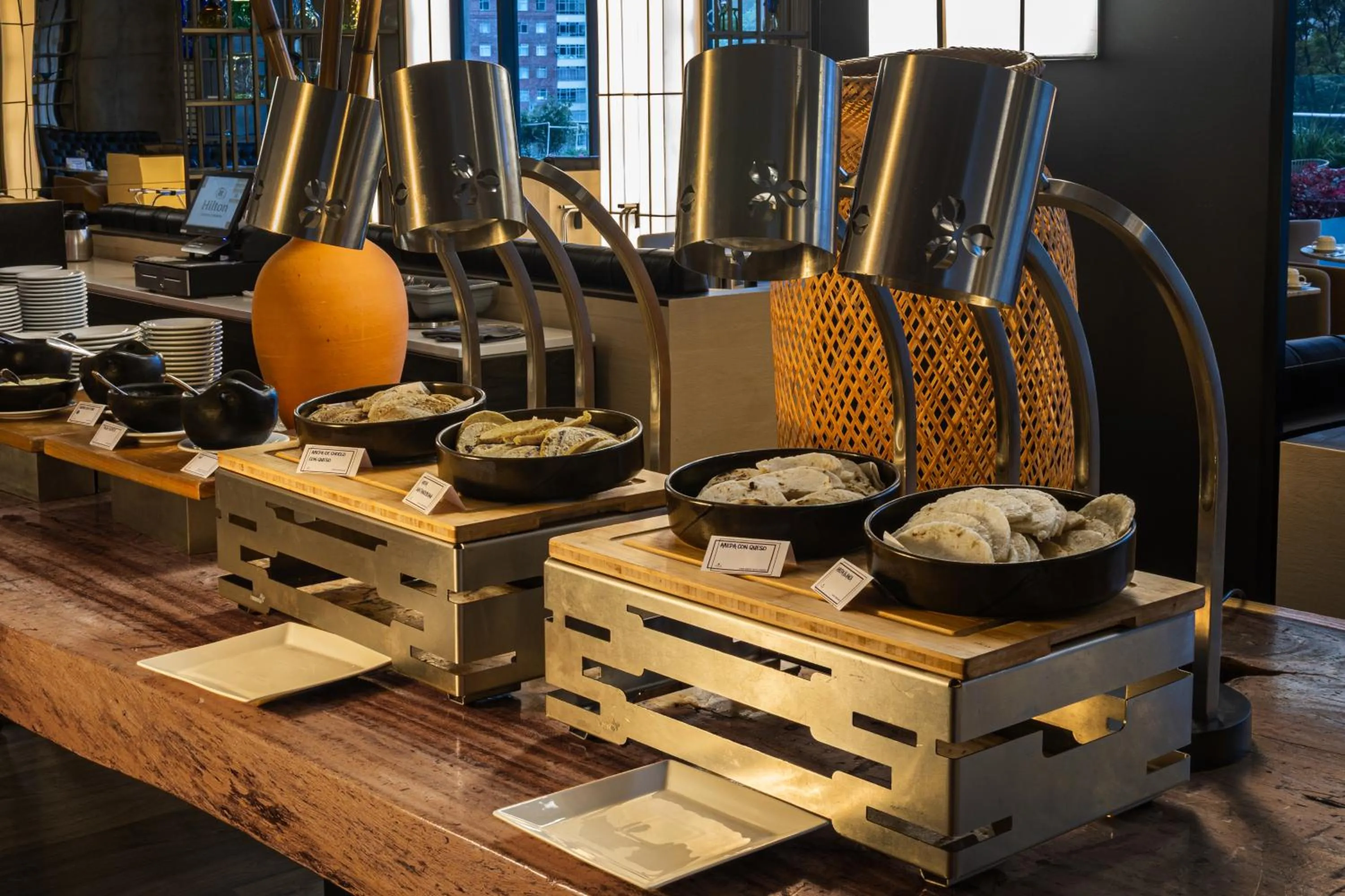 Restaurant/places to eat in Hilton Bogota Corferias