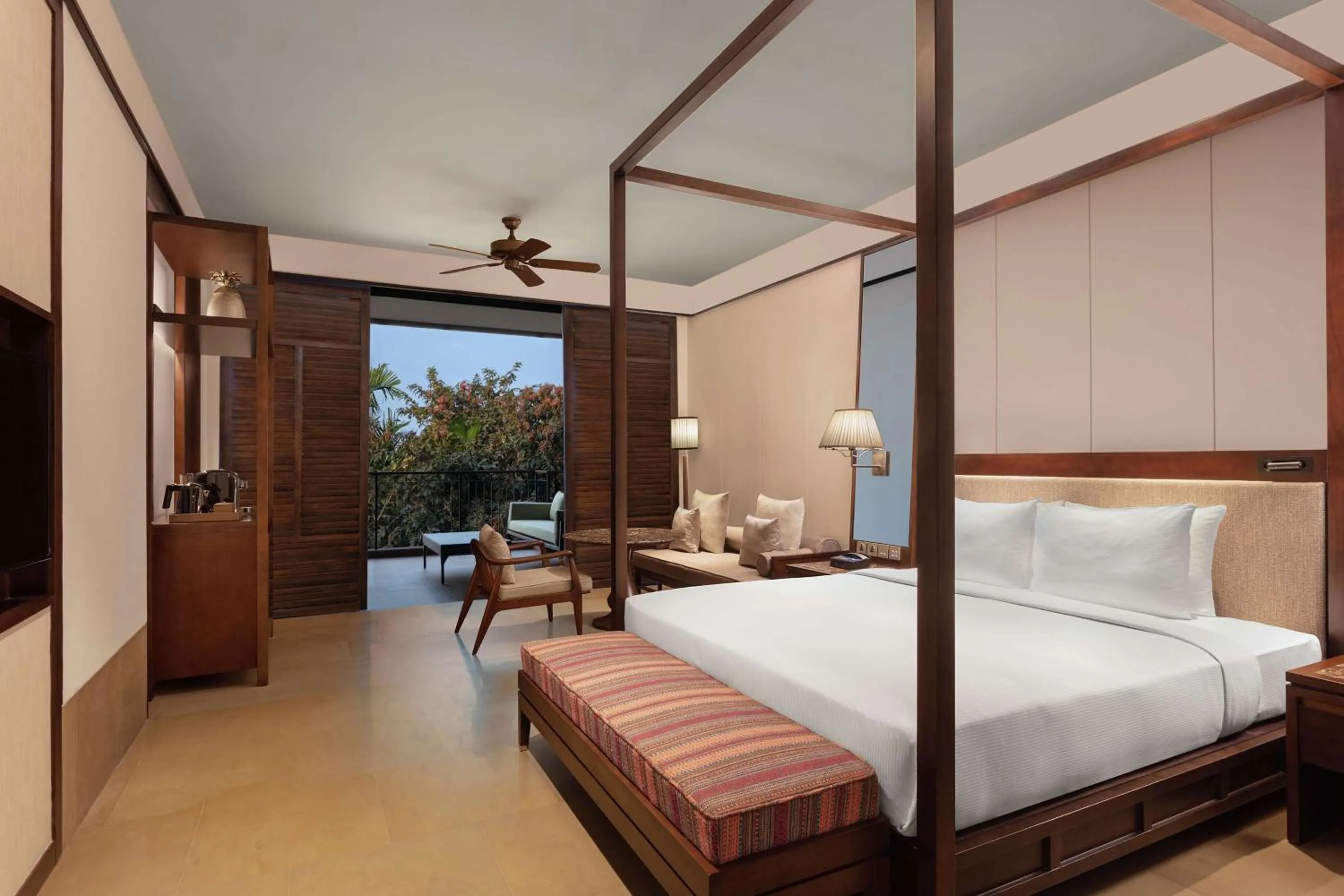 Photo of the whole room, Bed in Hilton Goa Resort Candolim
