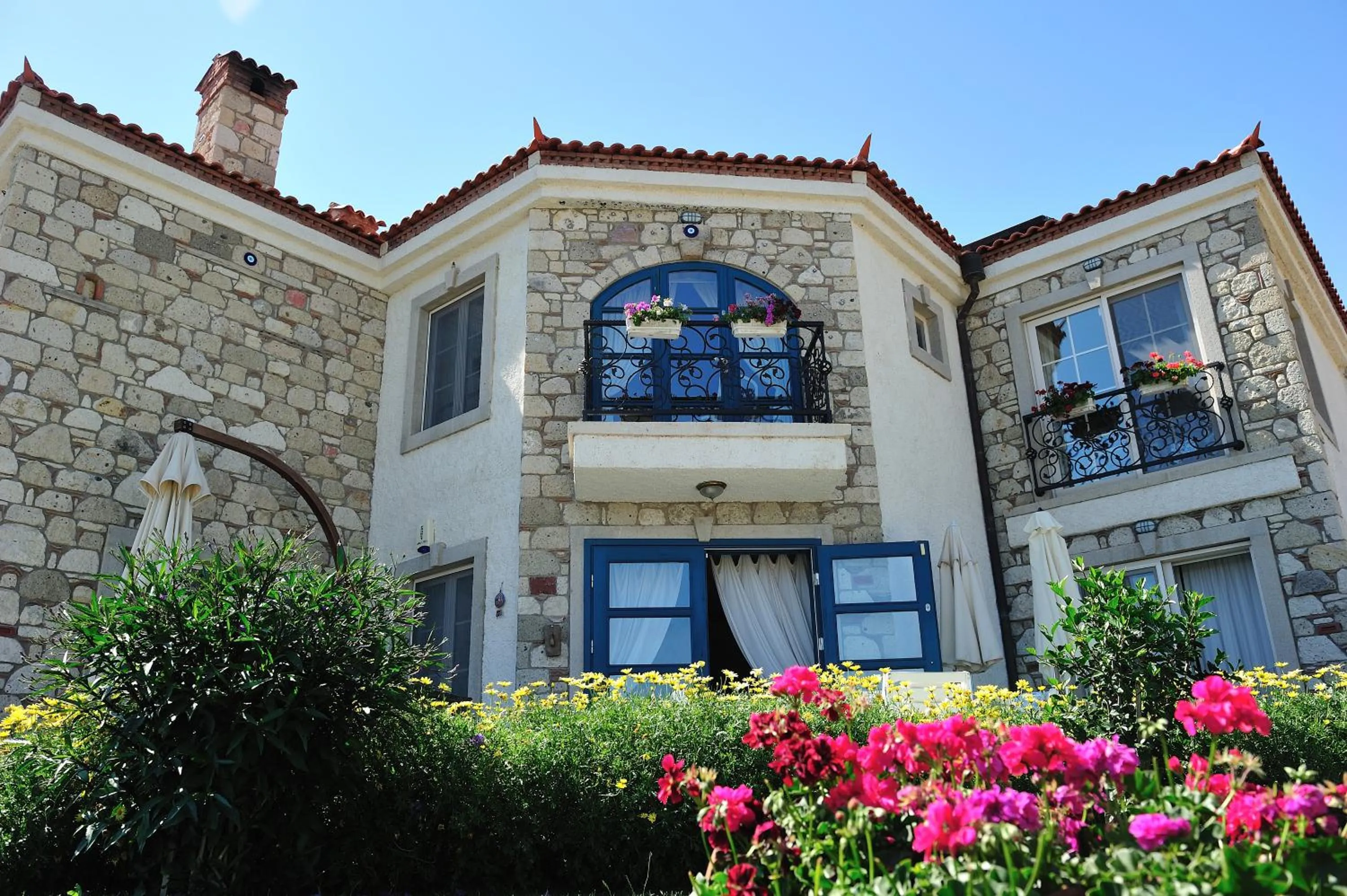 Facade/entrance in Alaçatı Sultan Konak Butik Otel ℳℛ Luxury Concept