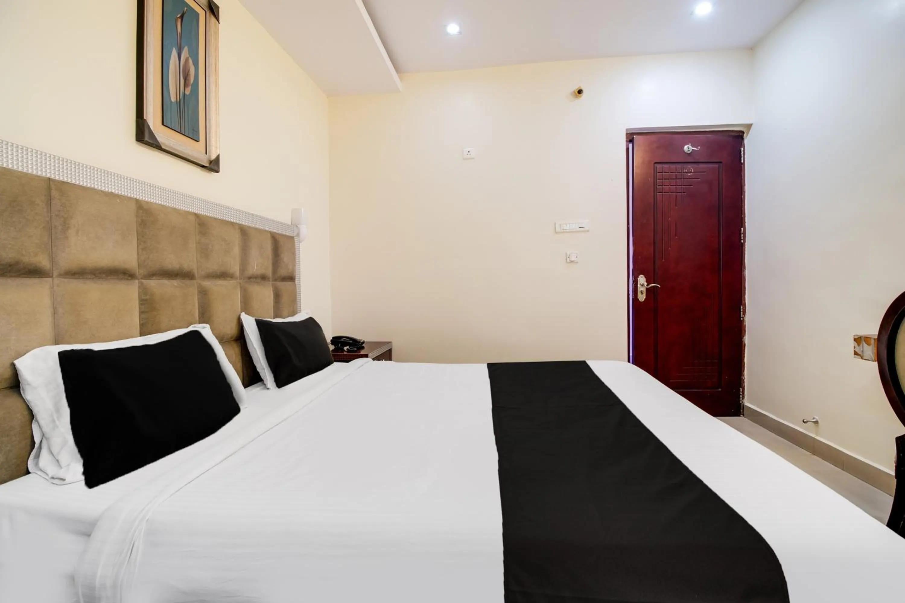 Bedroom, Bed in Townhouse Gajuwaka Near CMR Mall