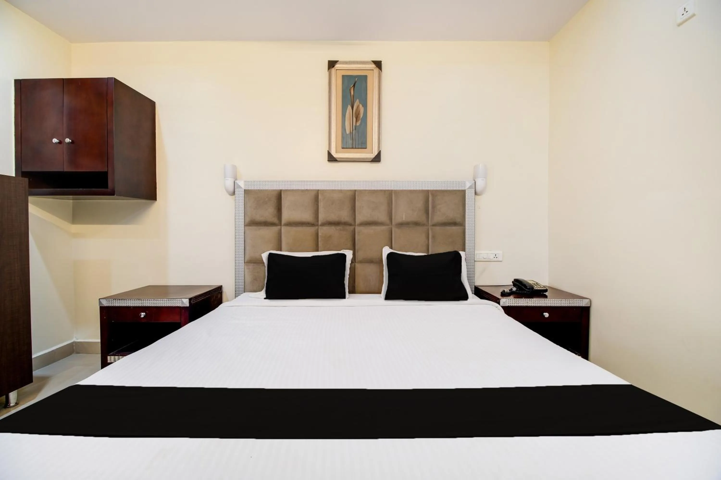 Bedroom, Bed in Townhouse Gajuwaka Near CMR Mall