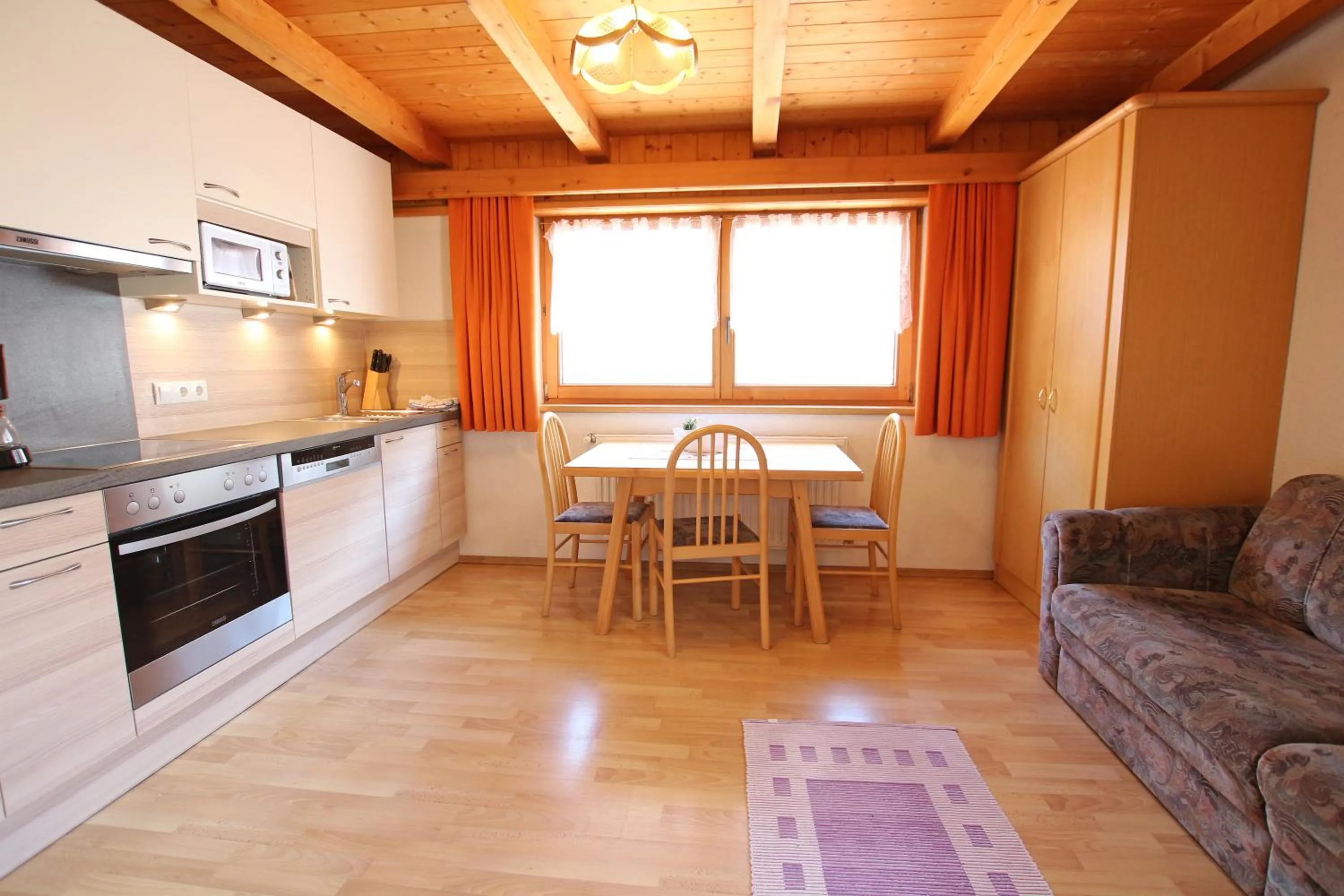 Kitchen or kitchenette in Gästeheim Anni Winkler