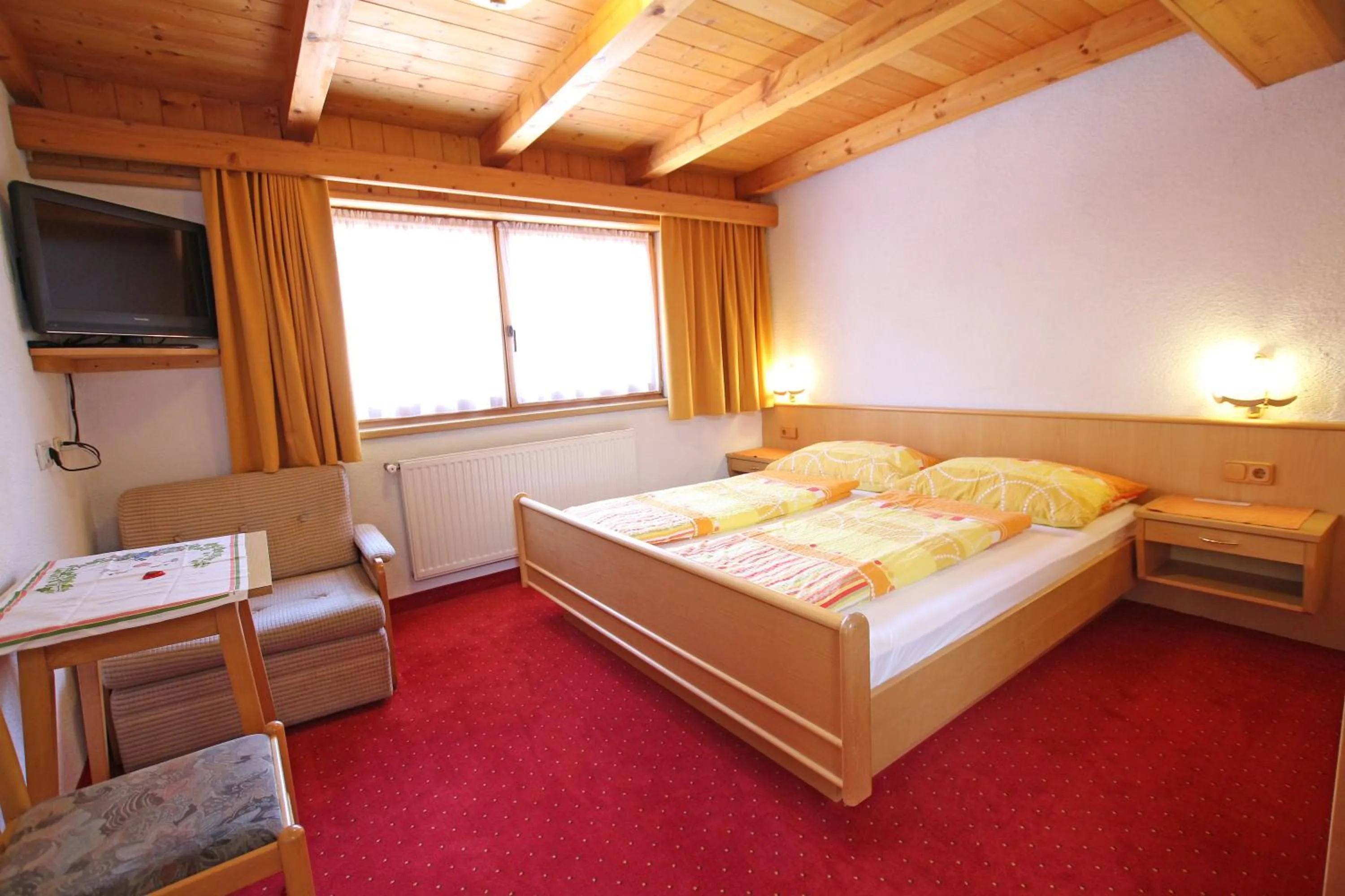 Photo of the whole room, Bed in Gästeheim Anni Winkler