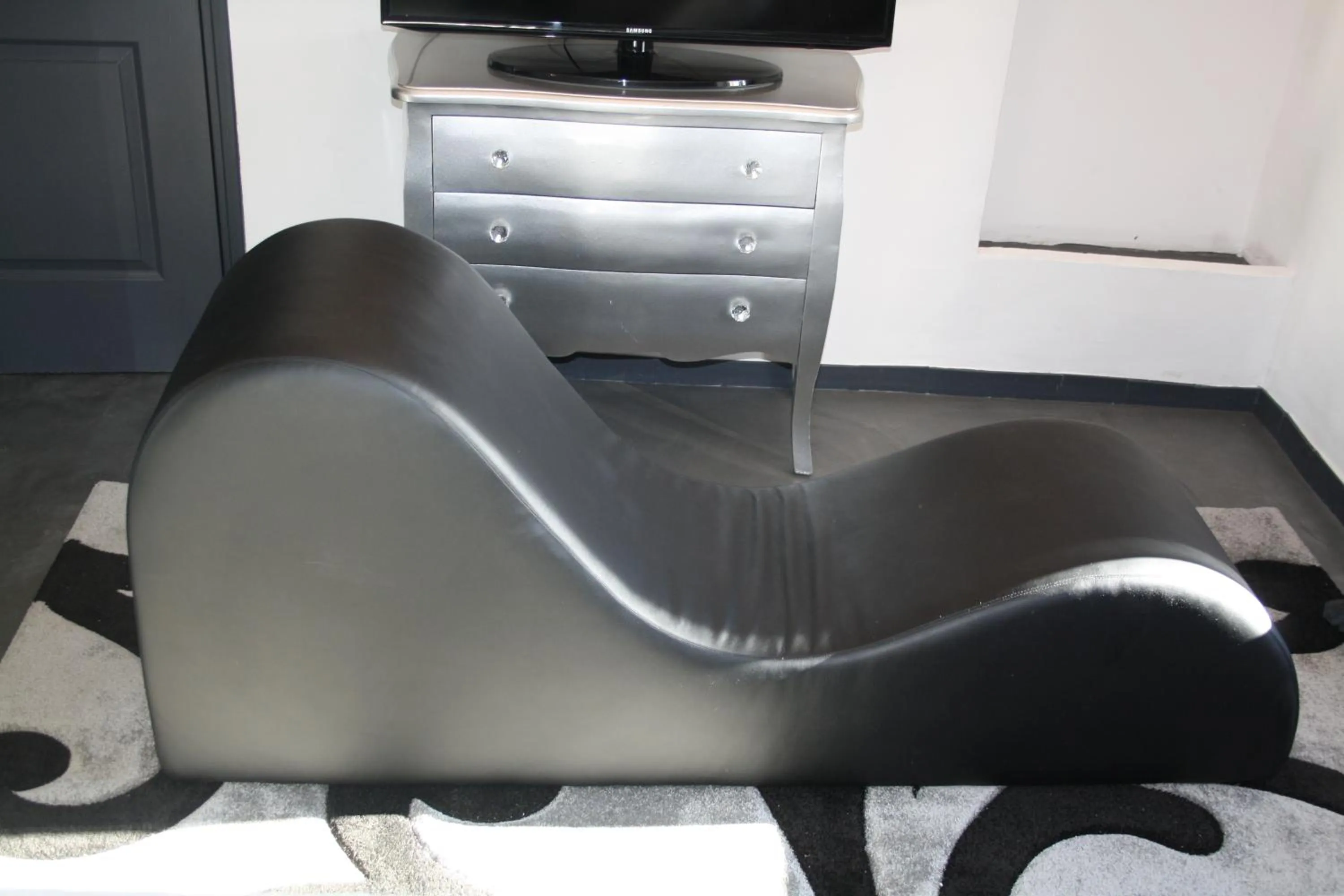 Area and facilities in LA PARENTHESE AMOUREUSE