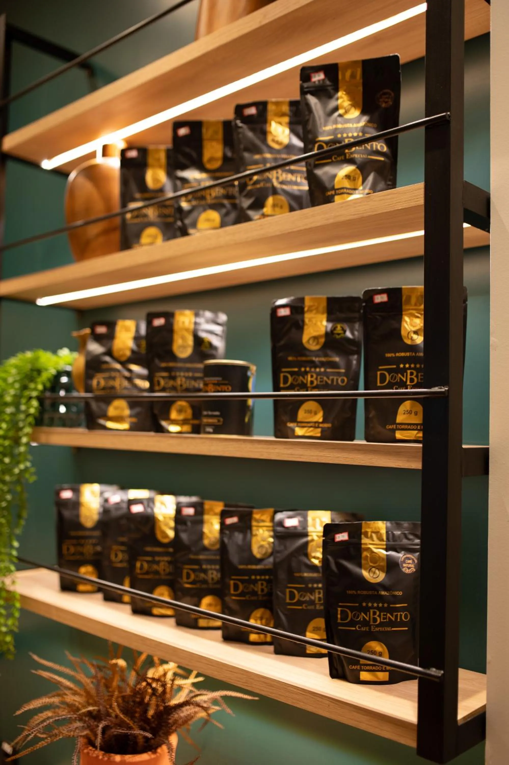 On-site shops in Golden Plaza Hotel