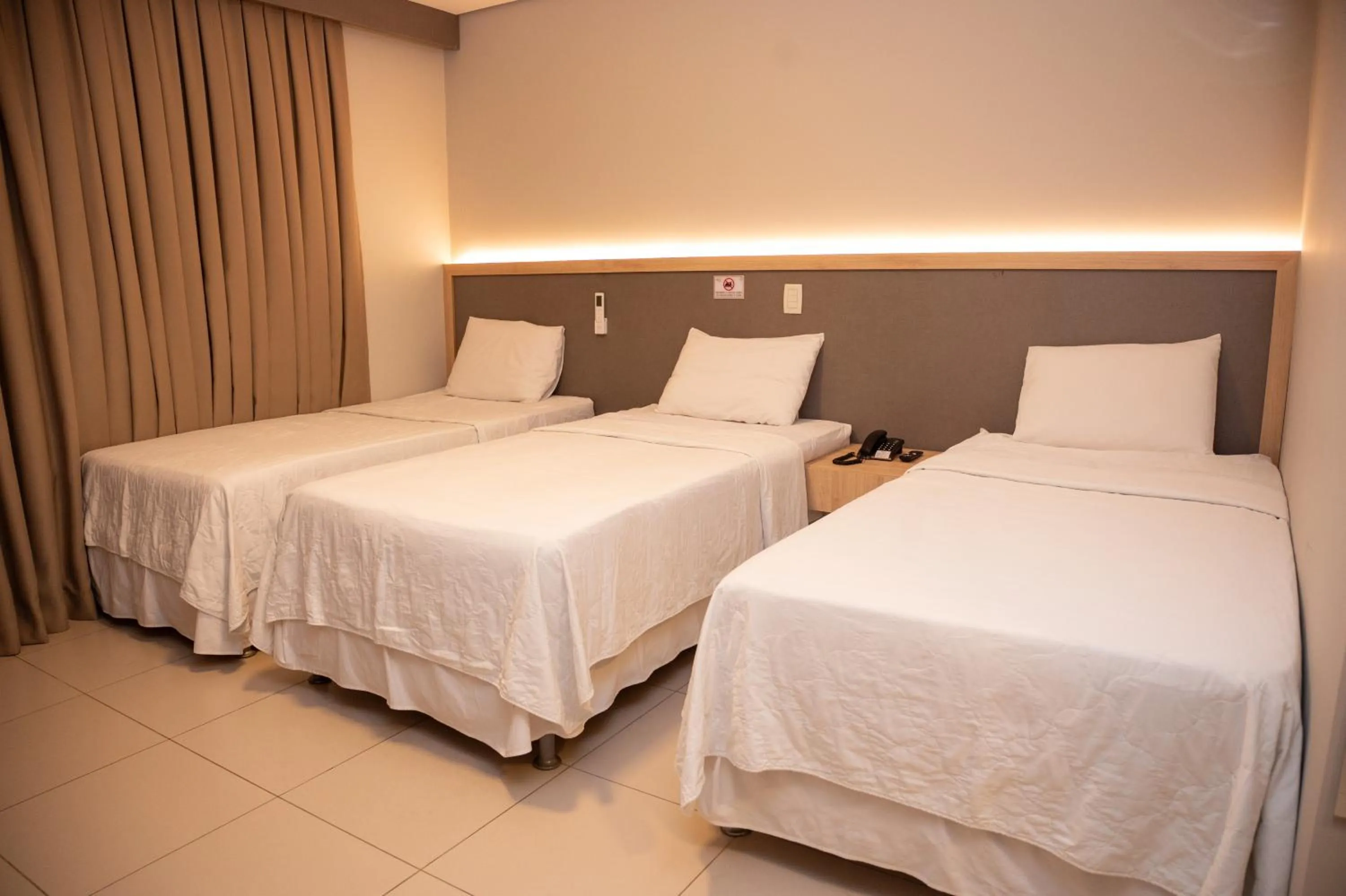 Bedroom, Bed in Golden Plaza Hotel