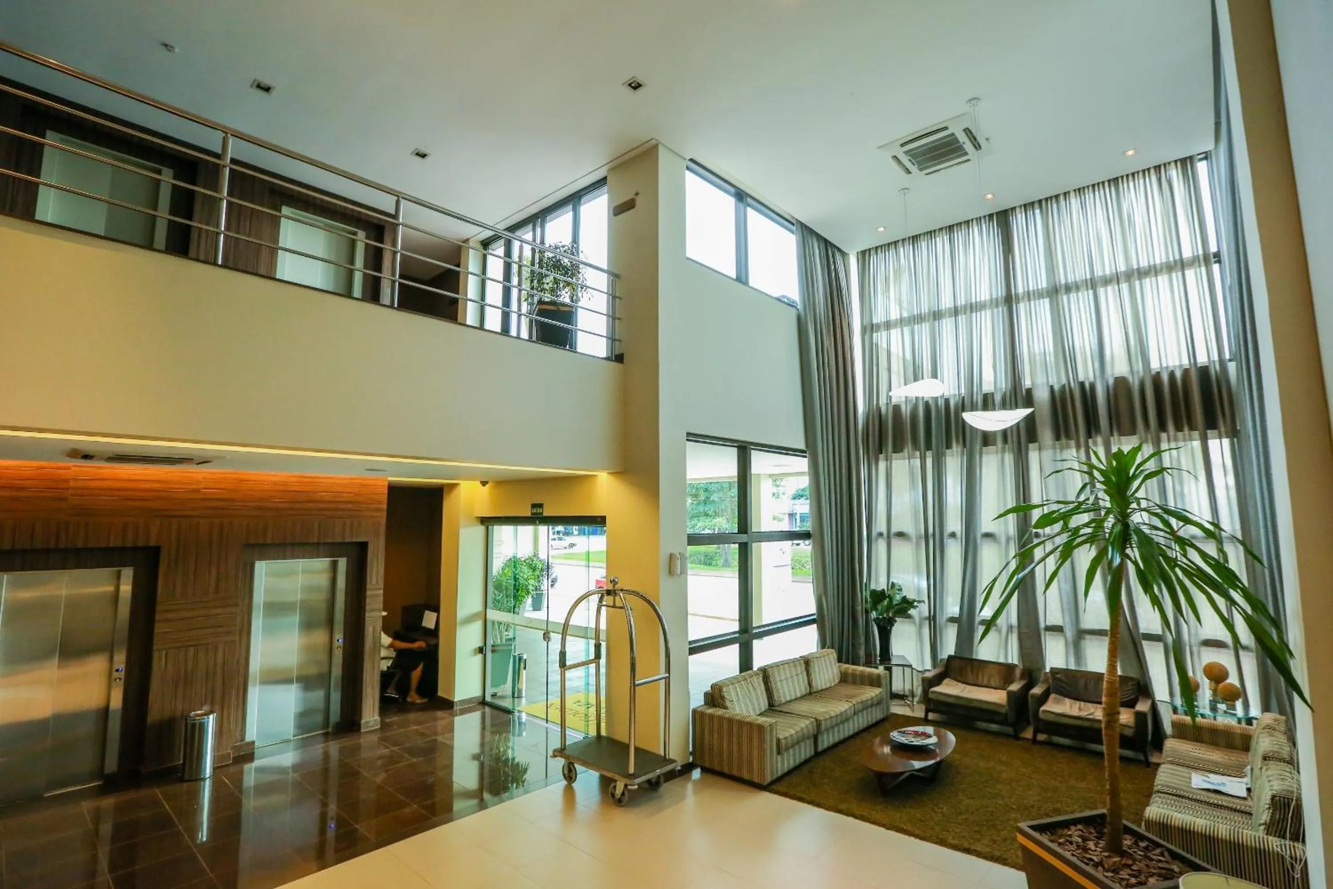 Living room in Golden Plaza Hotel