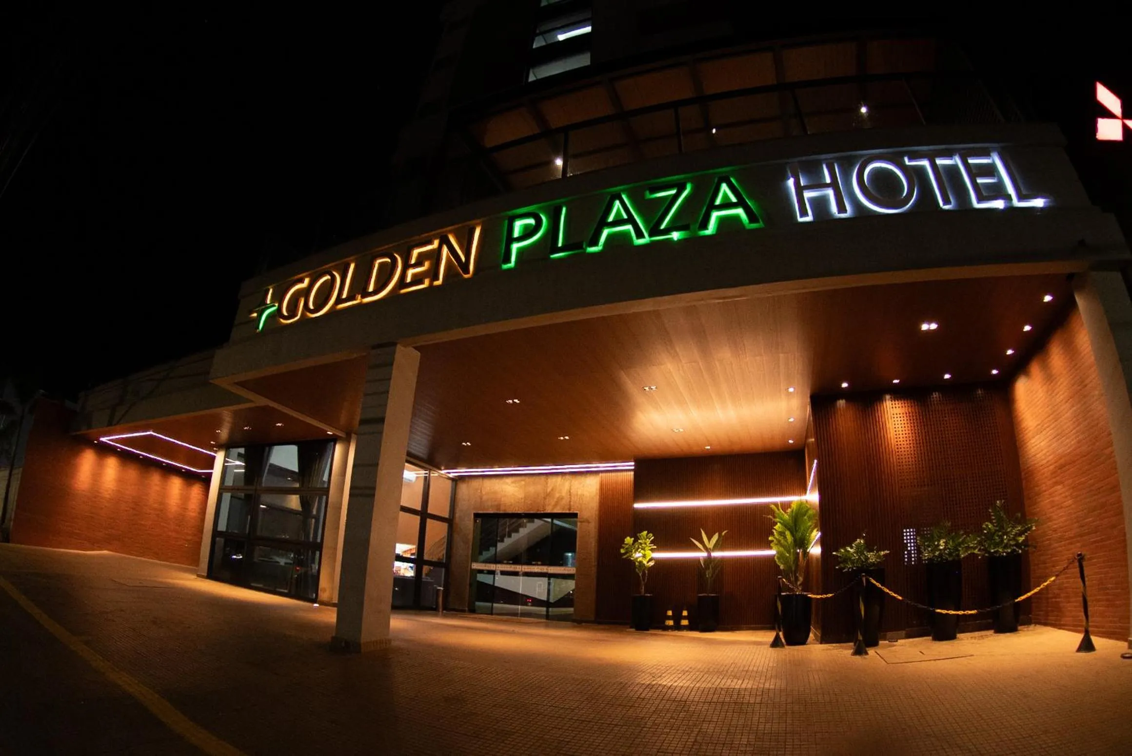 Facade/entrance in Golden Plaza Hotel