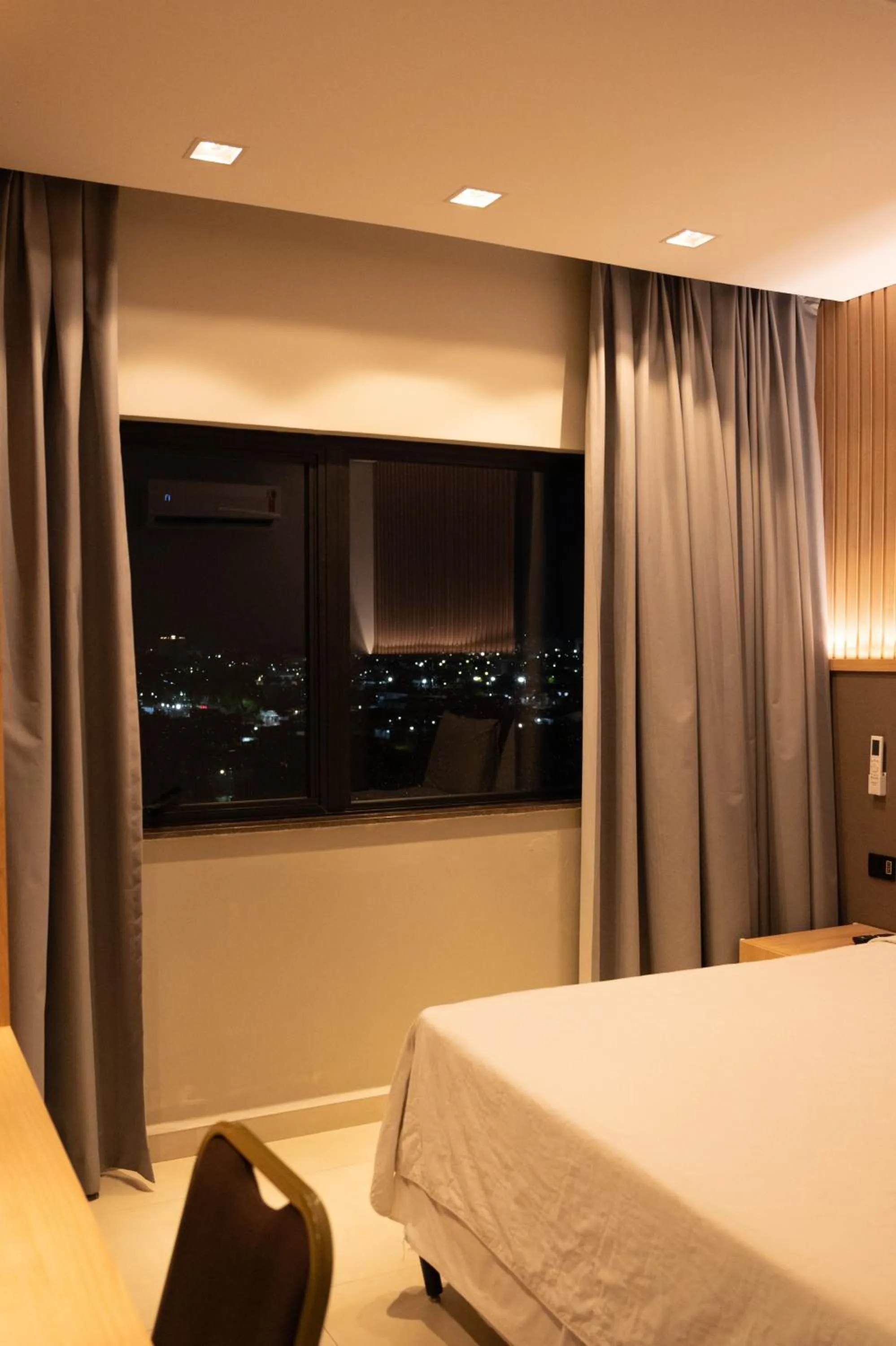 Bedroom, Bed in Golden Plaza Hotel