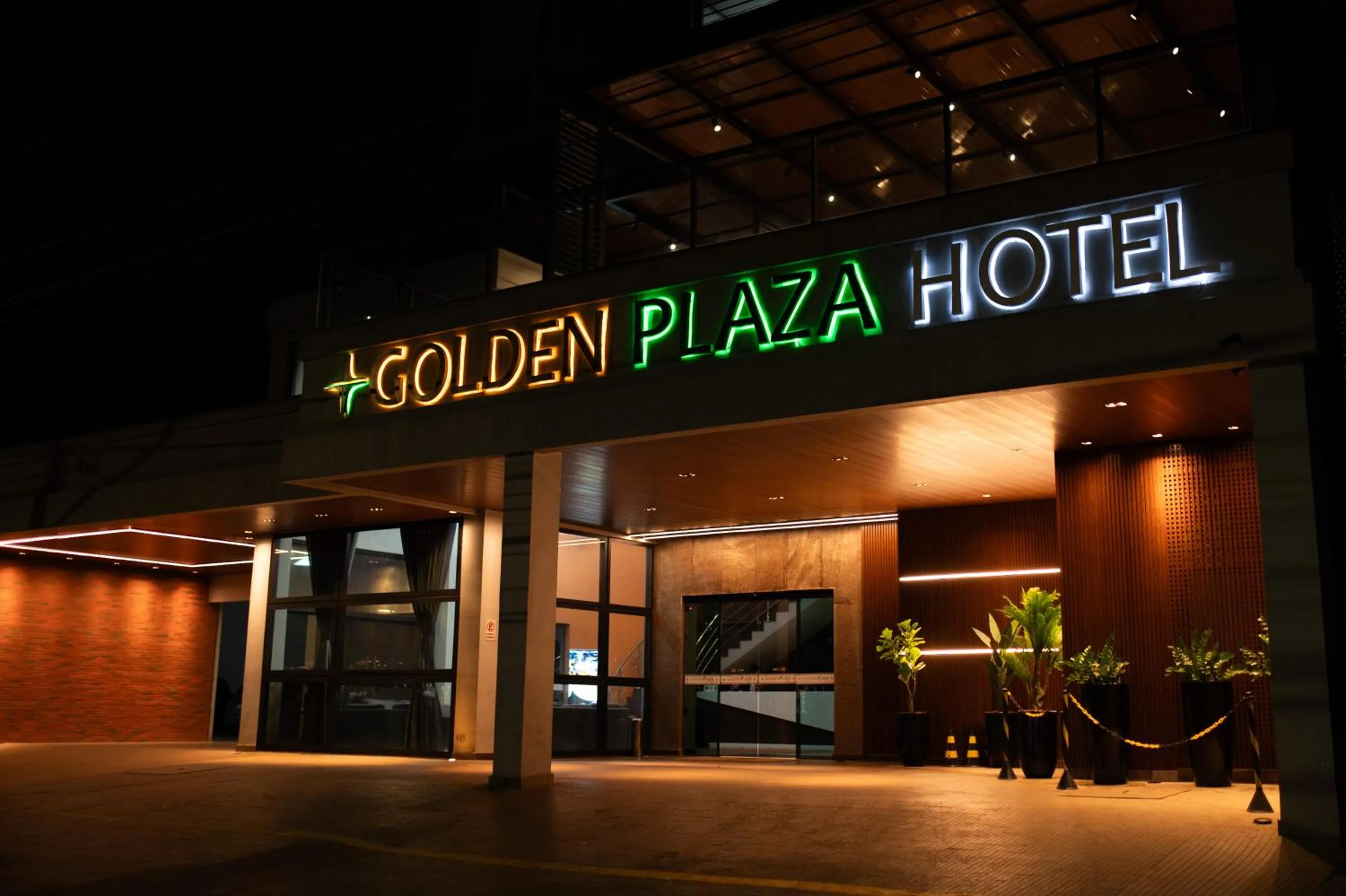 Facade/entrance in Golden Plaza Hotel