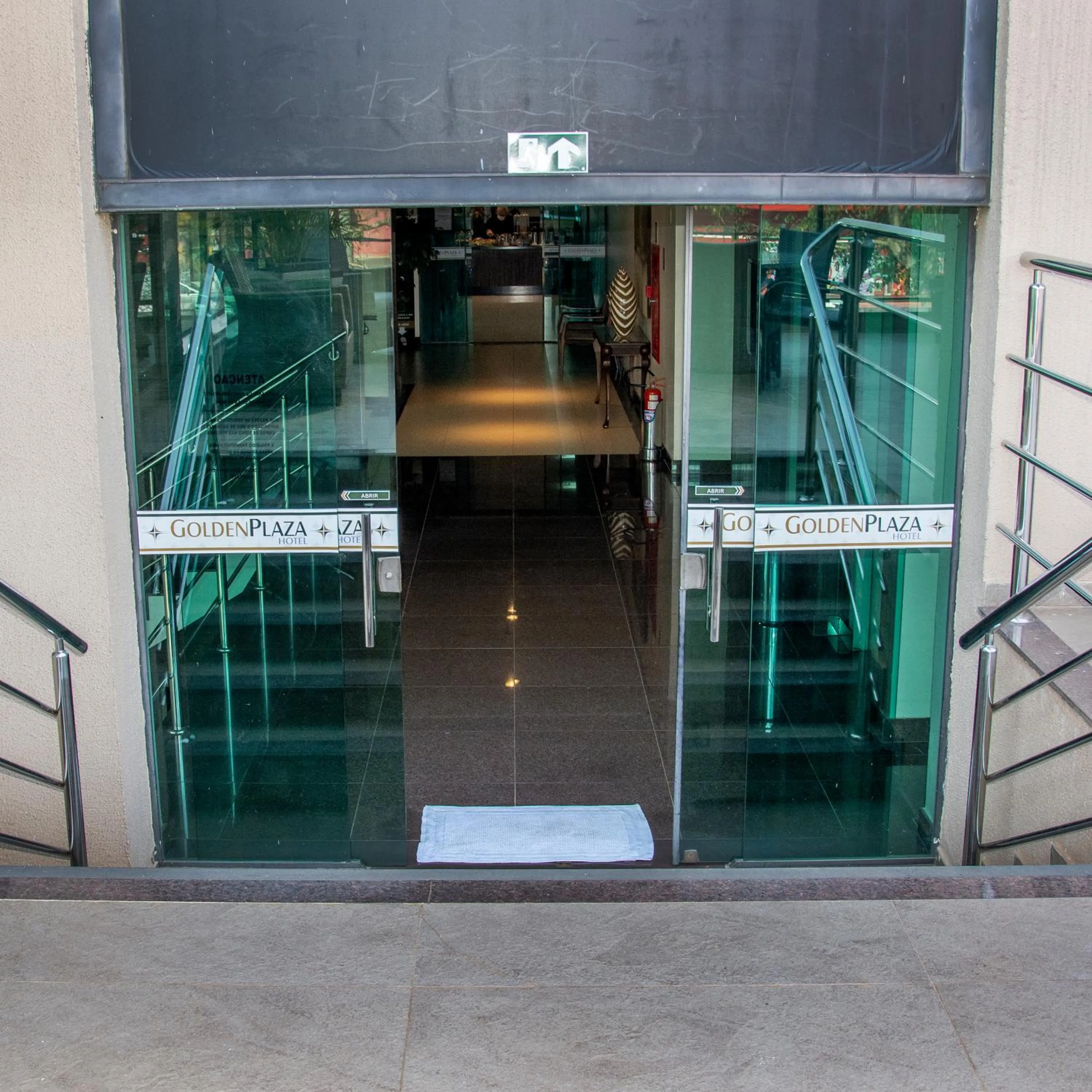 Facade/entrance in Golden Plaza Hotel