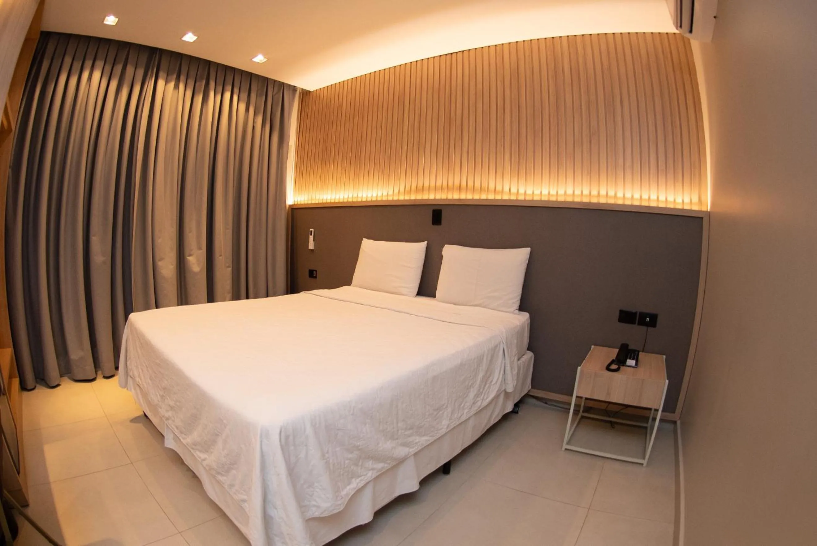 Bedroom, Bed in Golden Plaza Hotel