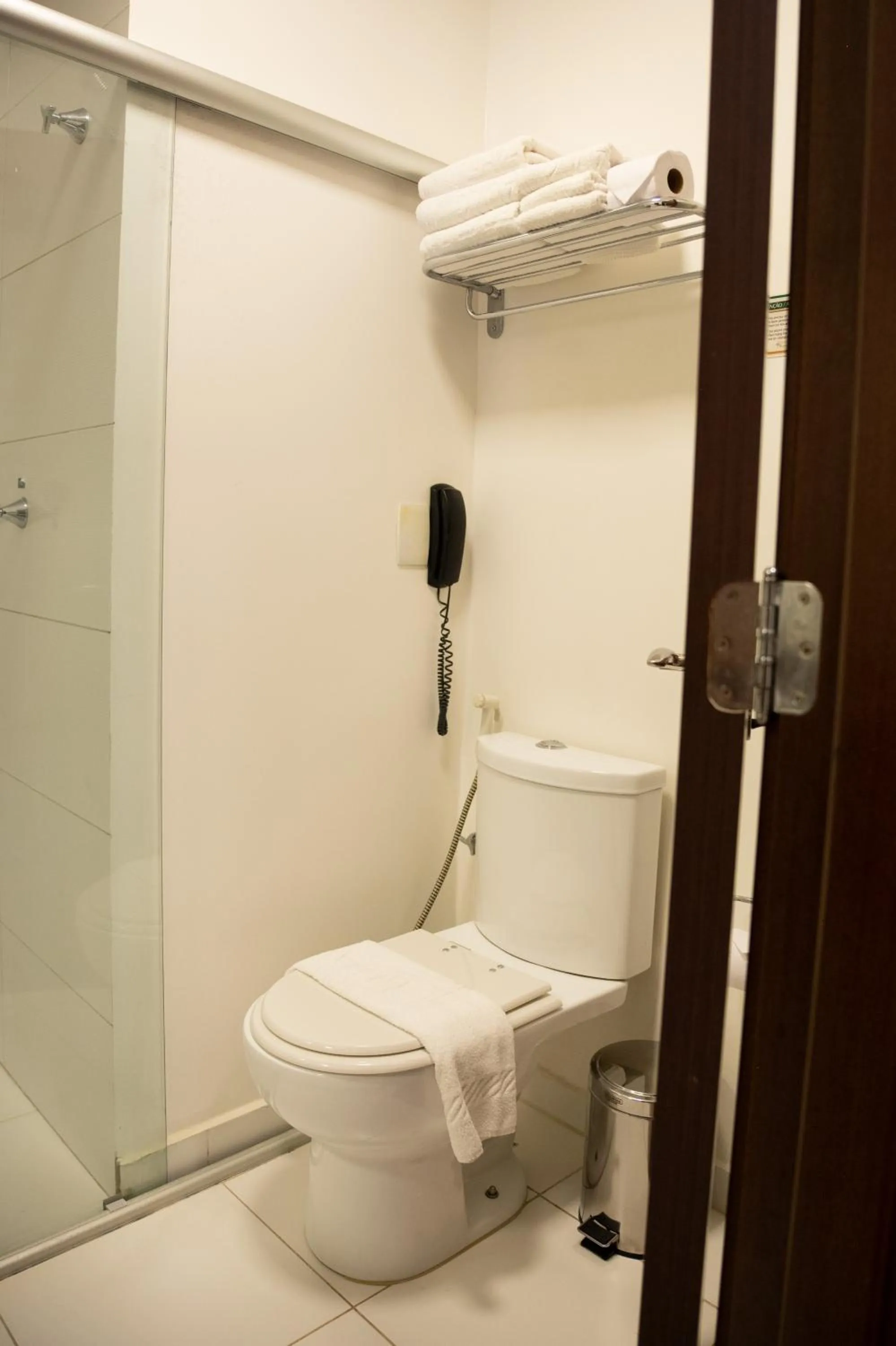 Bathroom in Golden Plaza Hotel