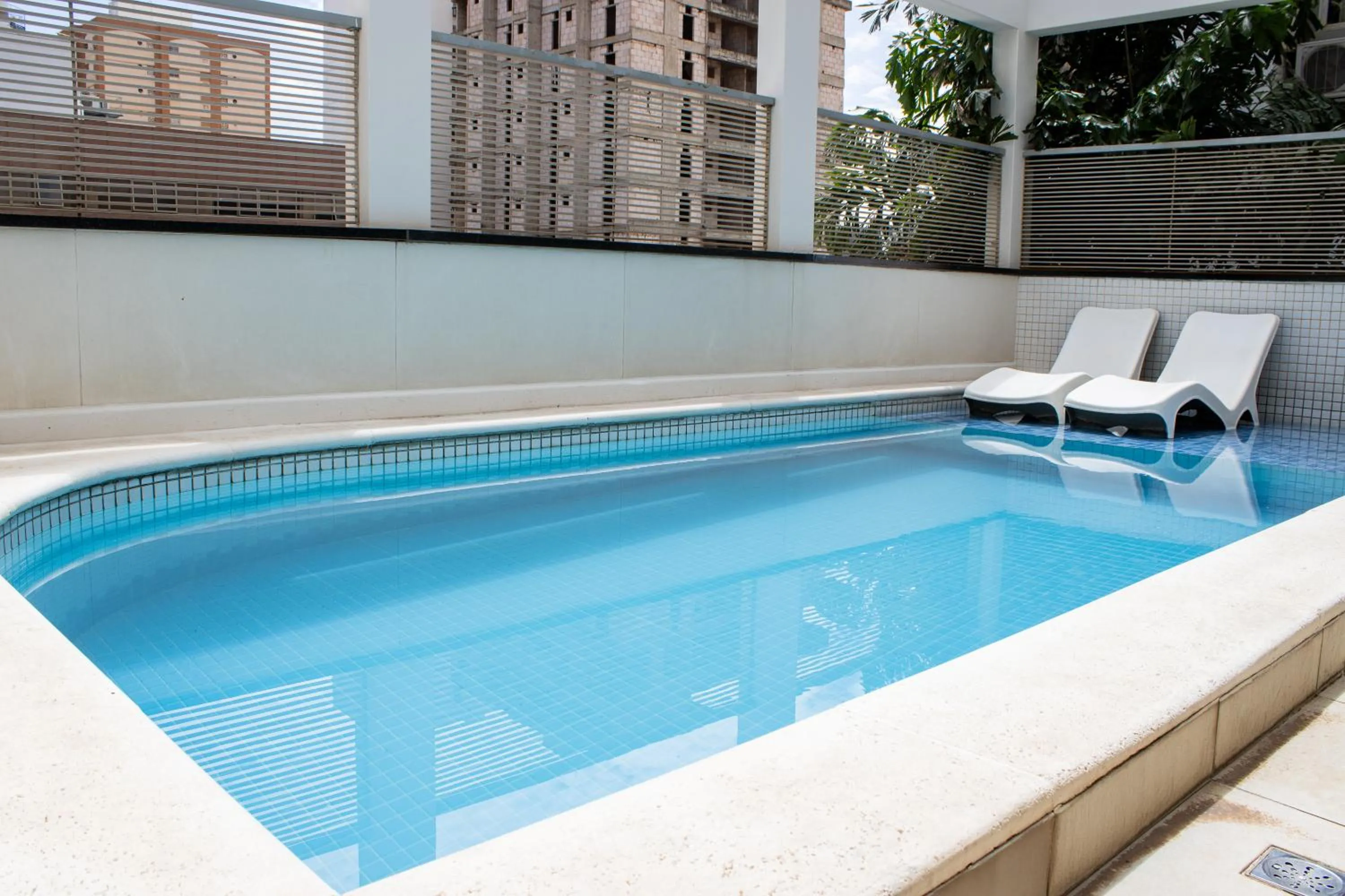 Swimming pool in Hotel Dan Inn São José do Rio Preto by Nacional Inn