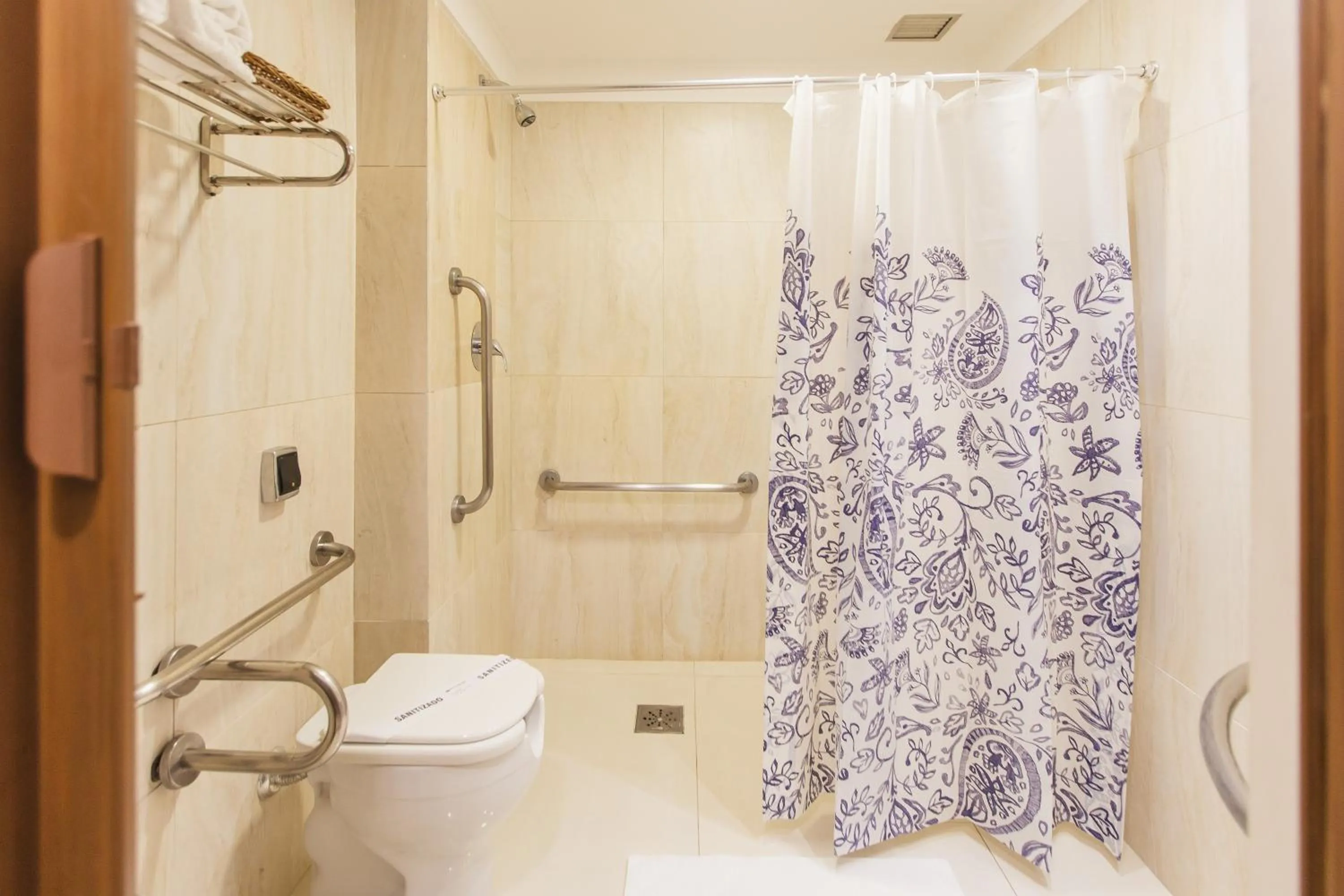 Bathroom in Hotel Dan Inn São José do Rio Preto by Nacional Inn