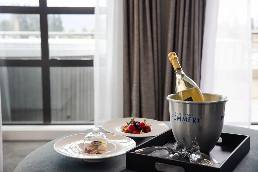 Food and drinks in Sofitel Queenstown Hotel & Spa