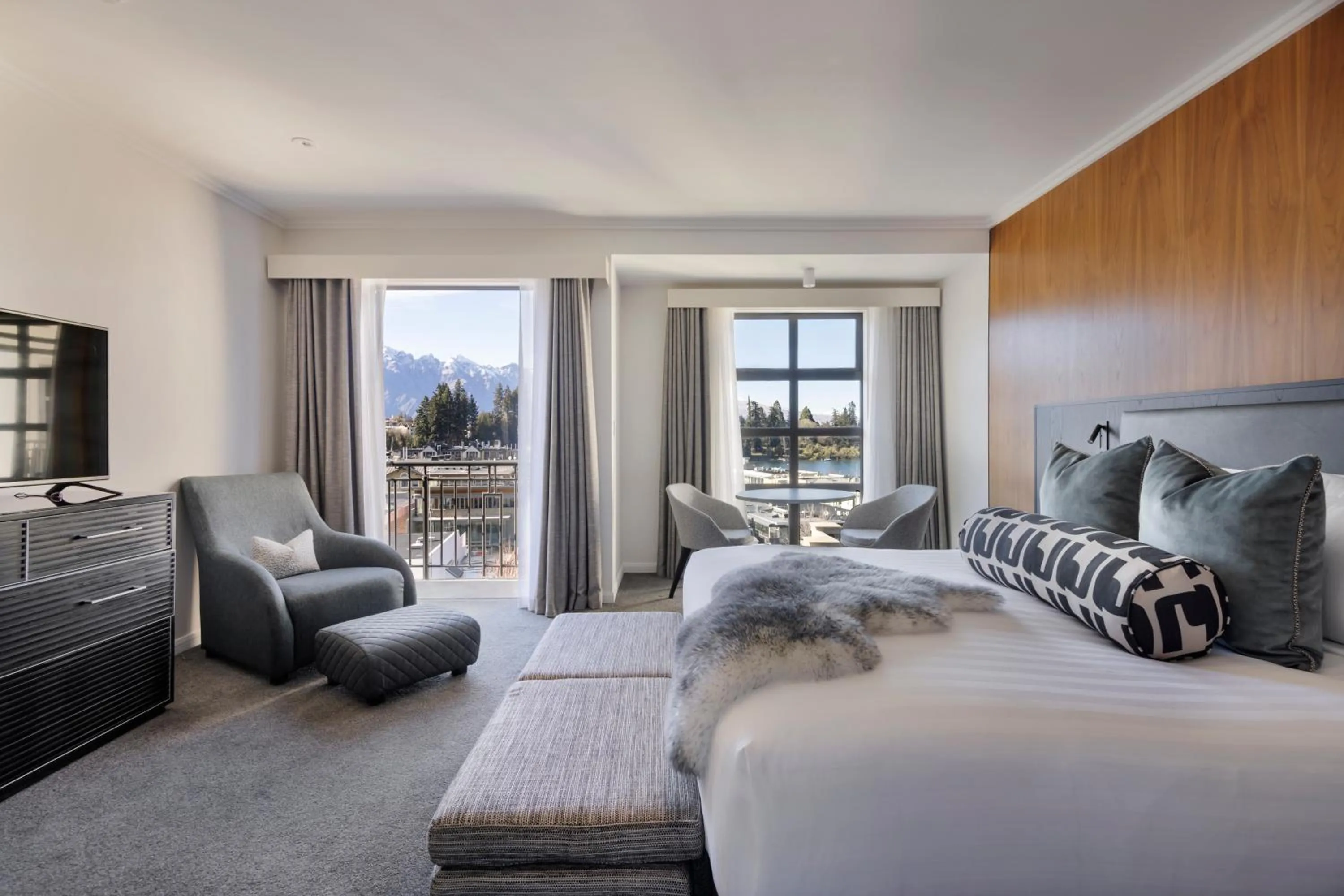 Bed in Sofitel Queenstown Hotel & Spa
