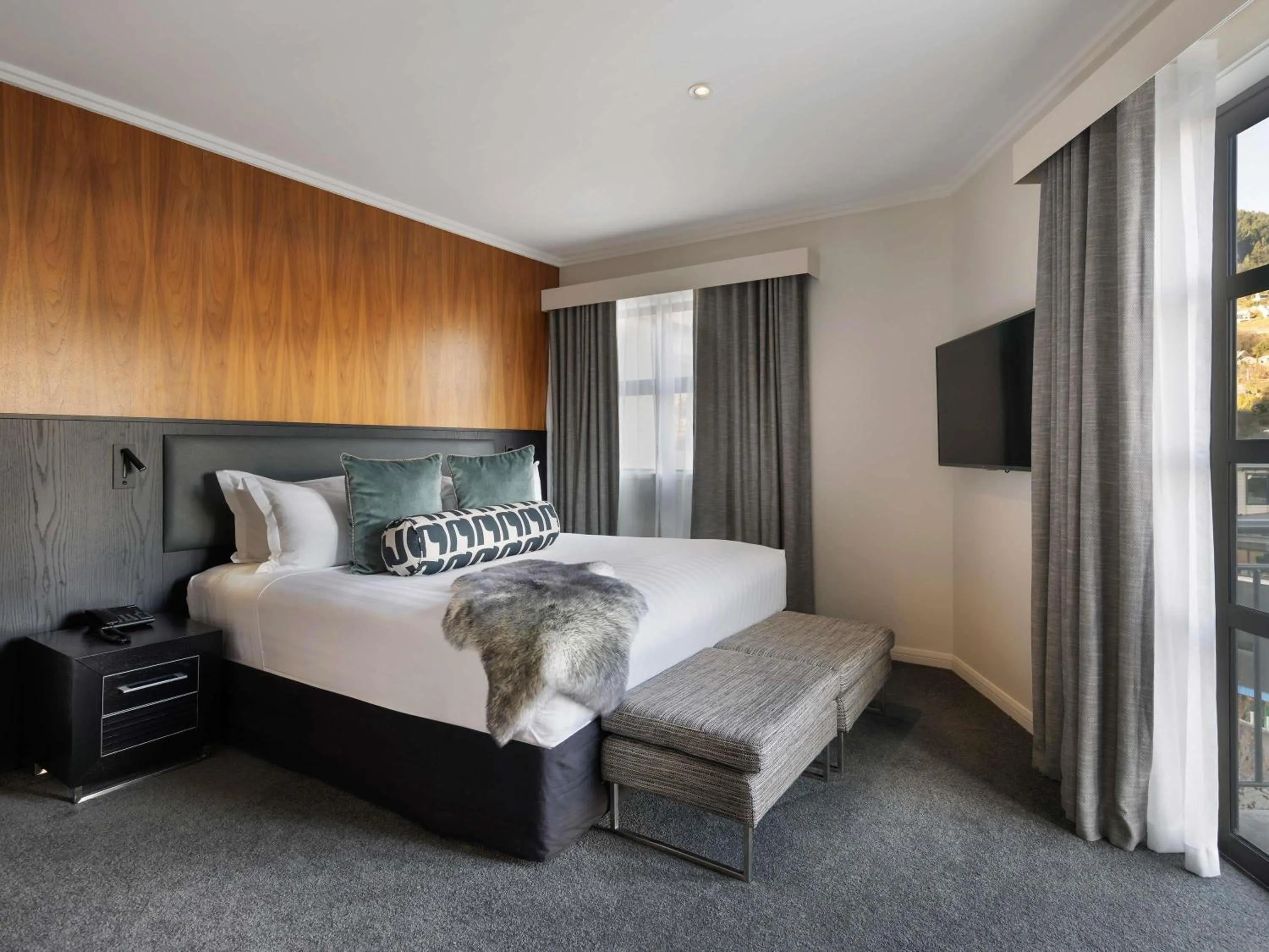 Bedroom, Bed in Sofitel Queenstown Hotel & Spa