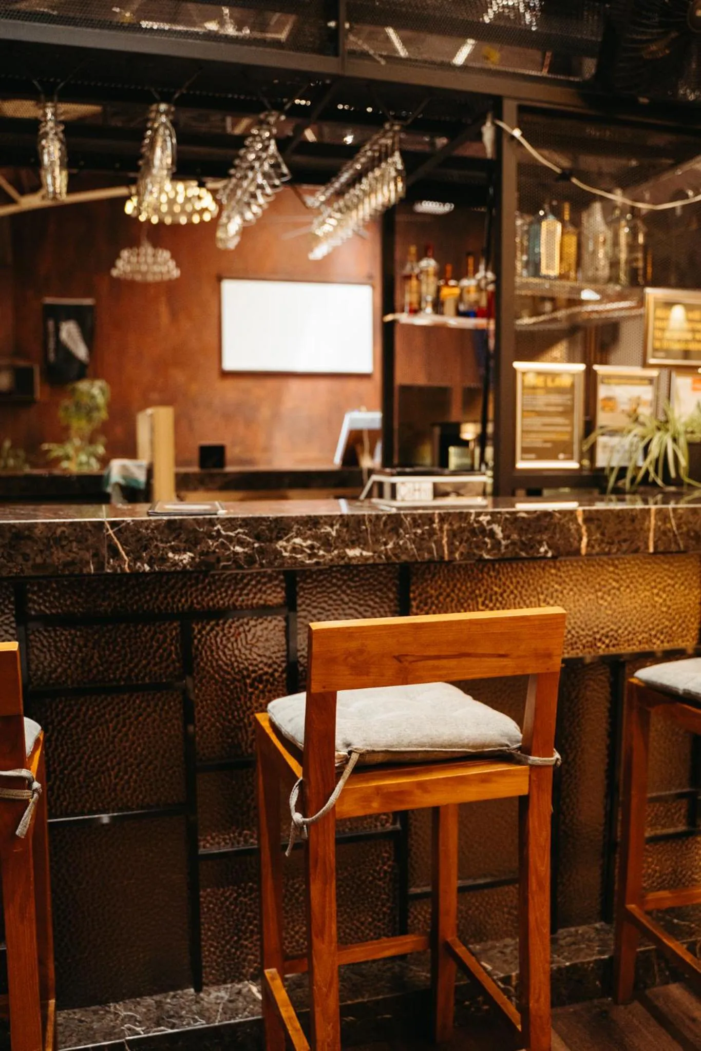 Lounge or bar in Auckland City Hotel - Hobson St