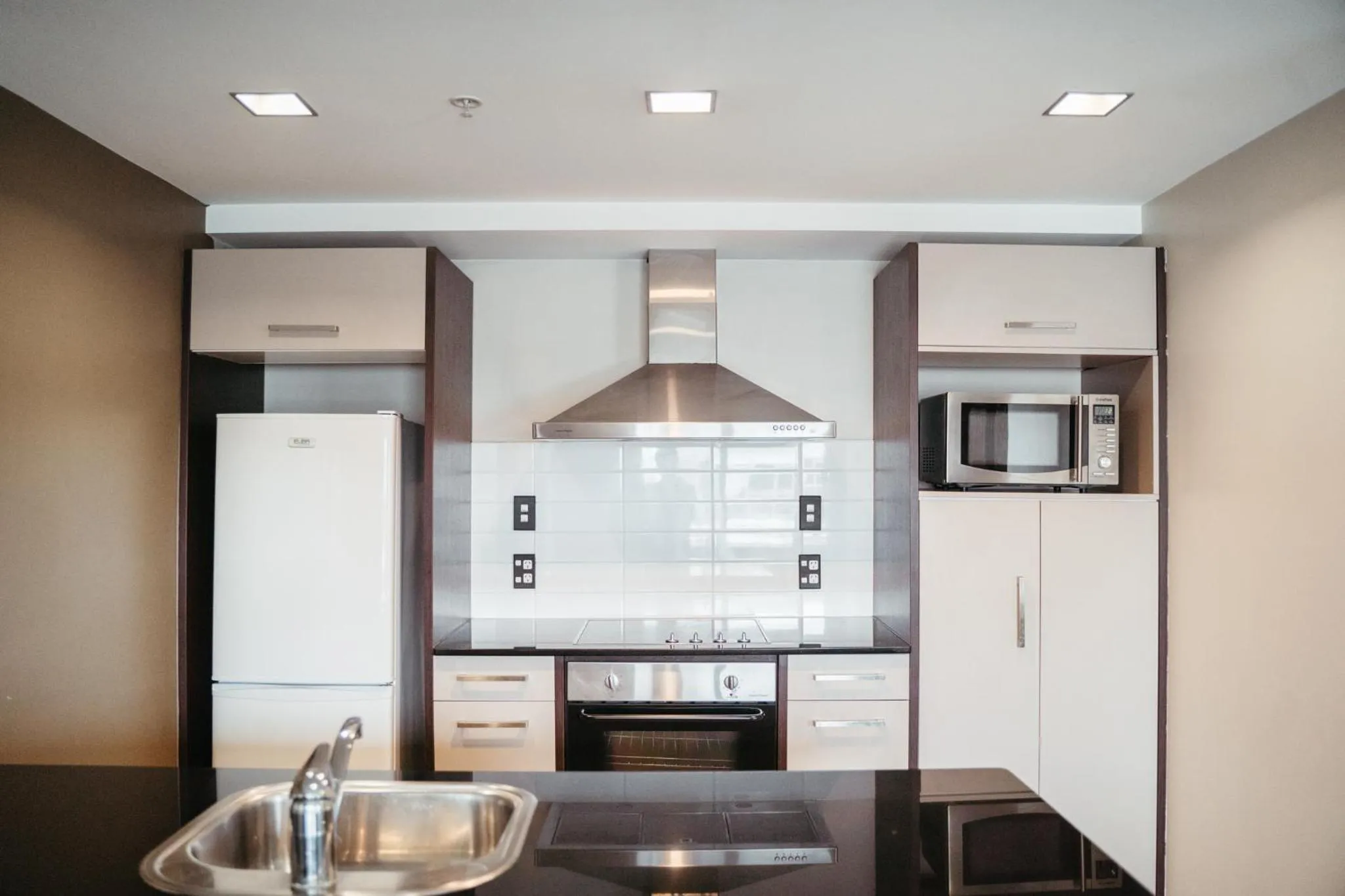 Kitchen or kitchenette in Auckland City Hotel - Hobson St