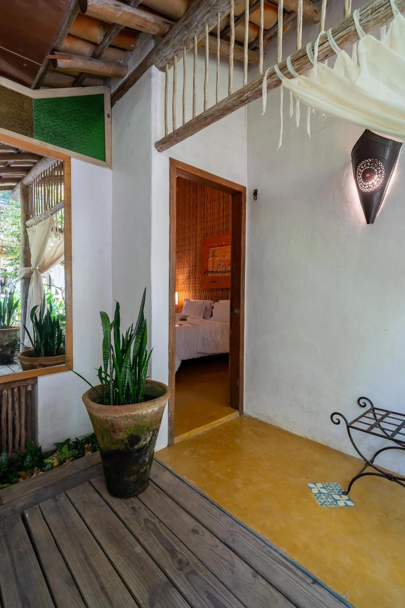 Balcony/Terrace, Bed in Pousada Encantada