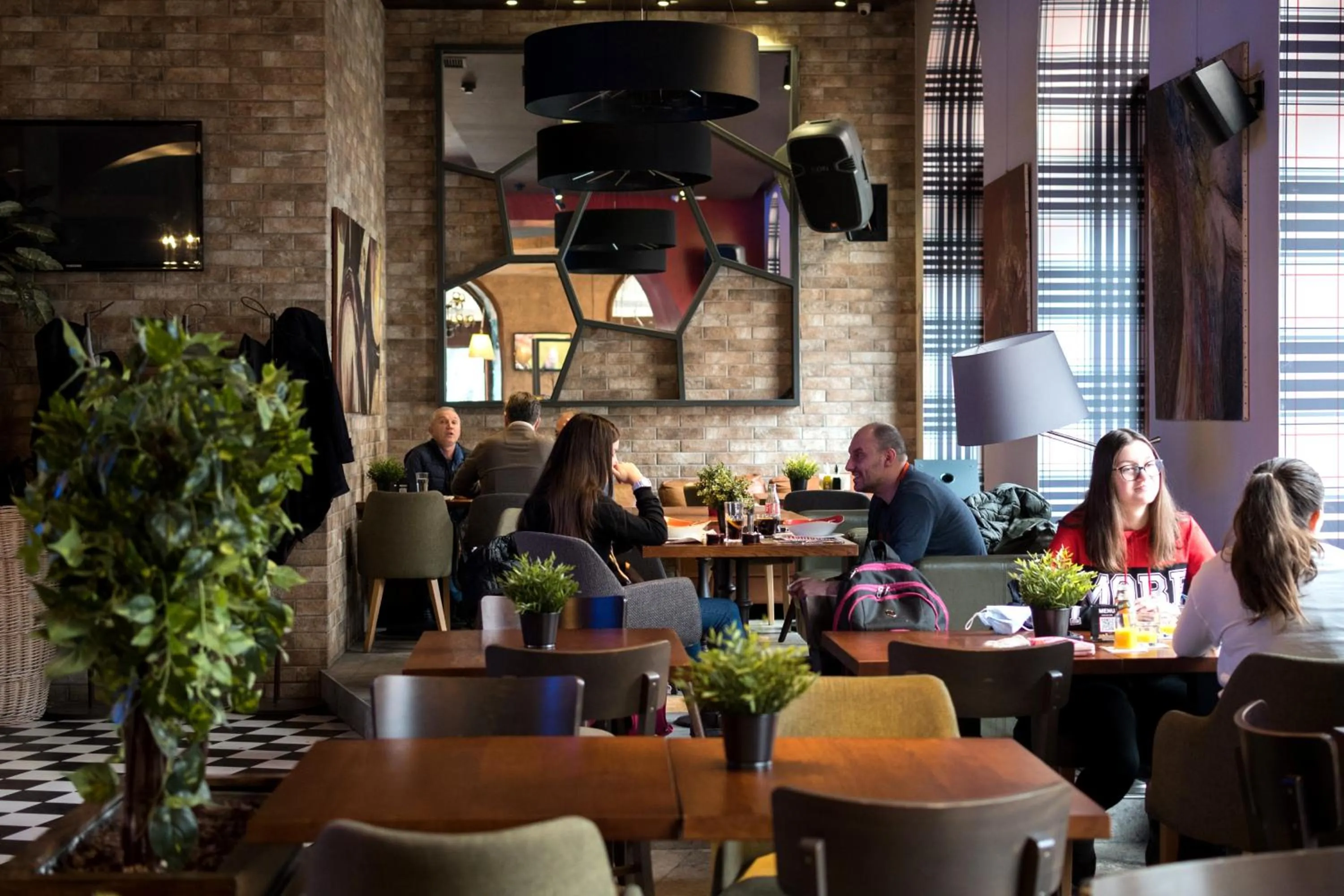 Restaurant/places to eat in Hotel Grand Hedonist