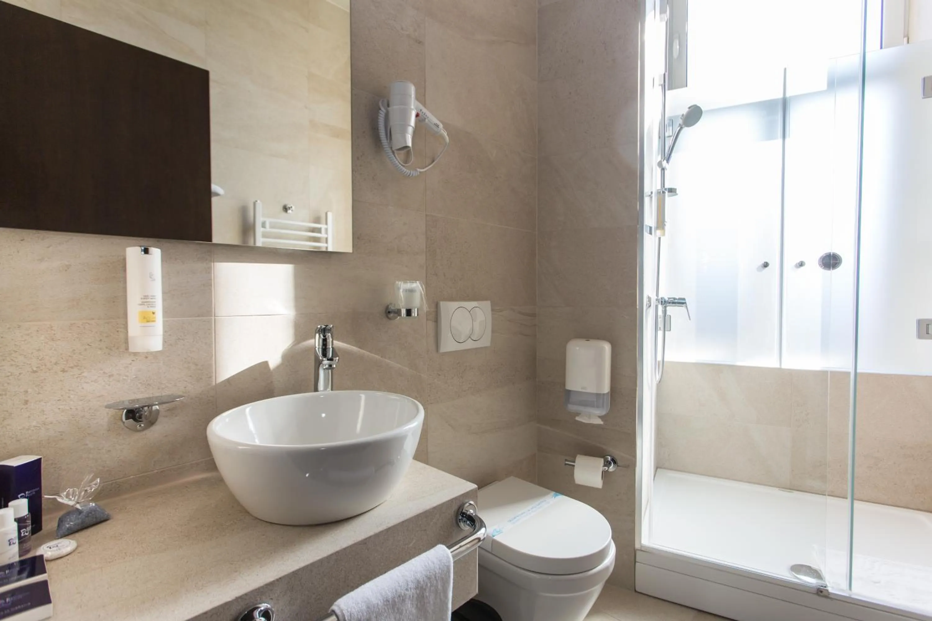 Shower in Hotel Grand Hedonist