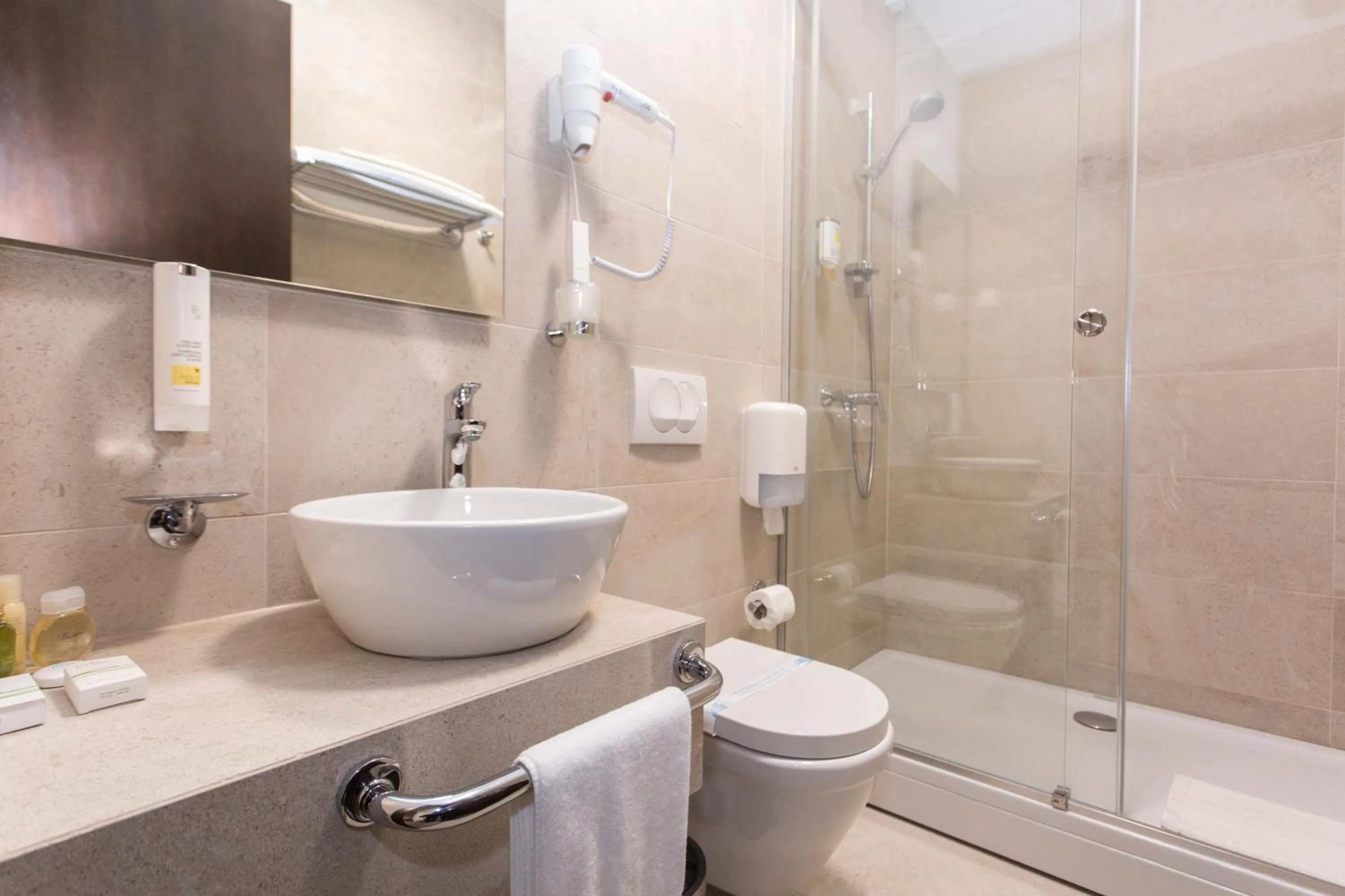 Shower in Hotel Grand Hedonist