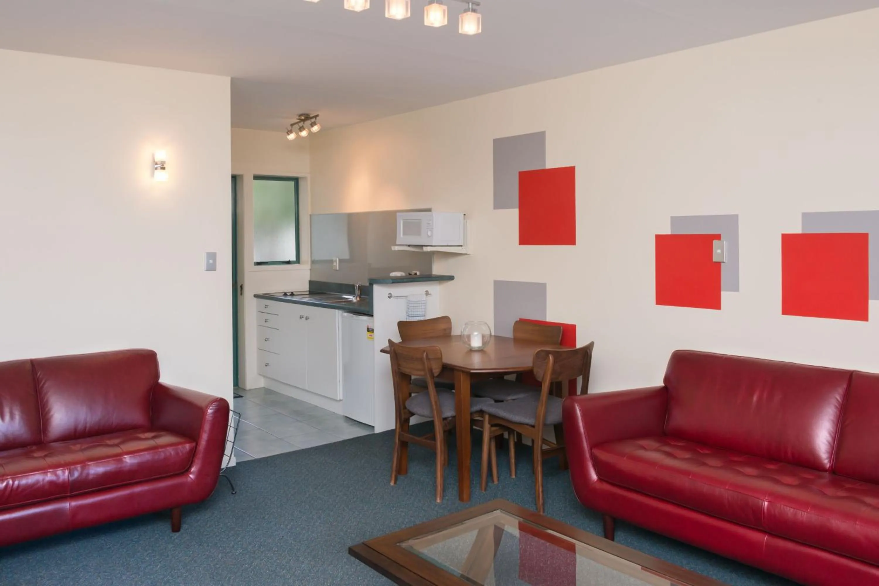 Kitchen or kitchenette in Te Tiriti Motel