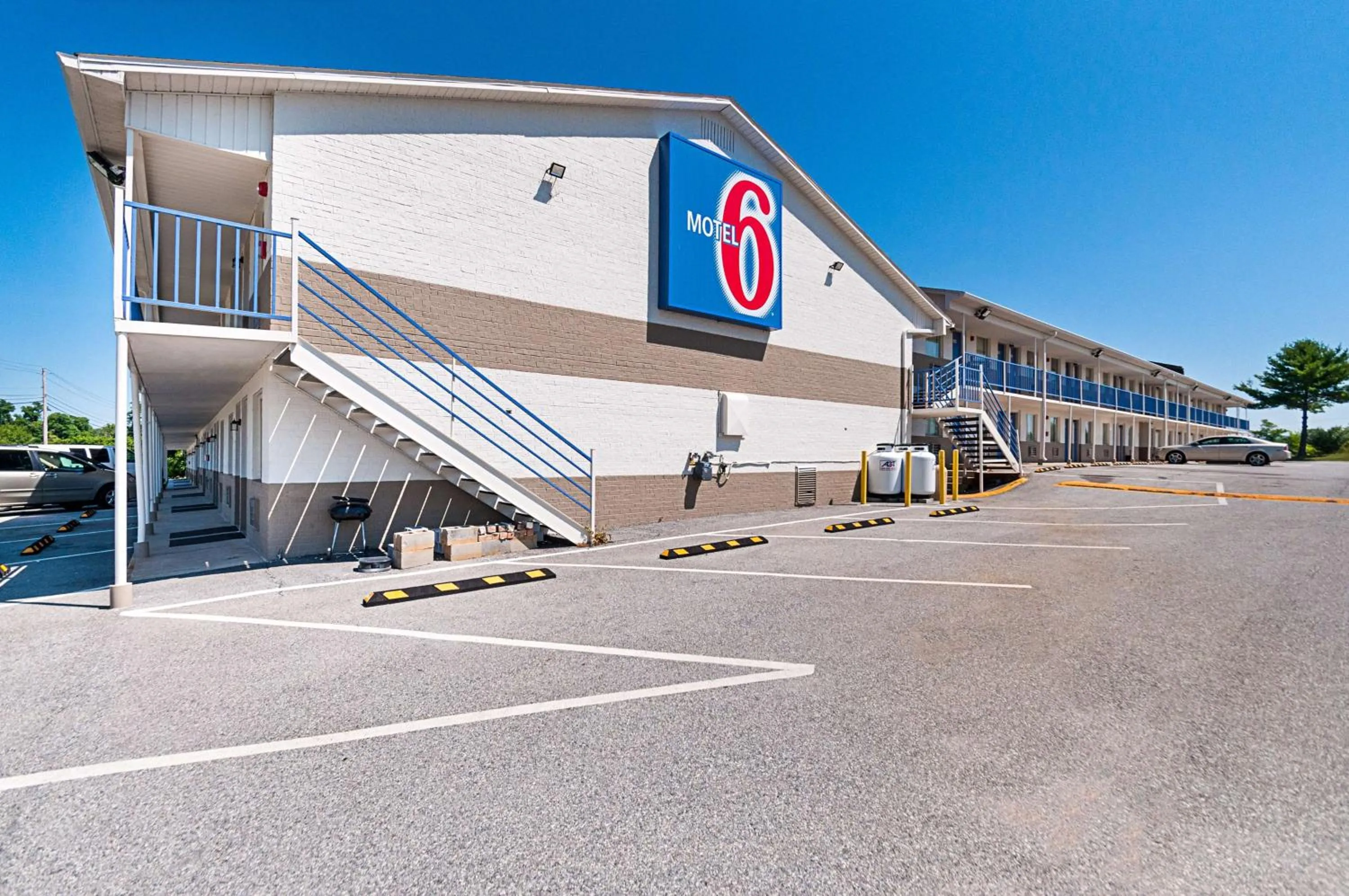 Property building in Motel 6-Charles Town, WV