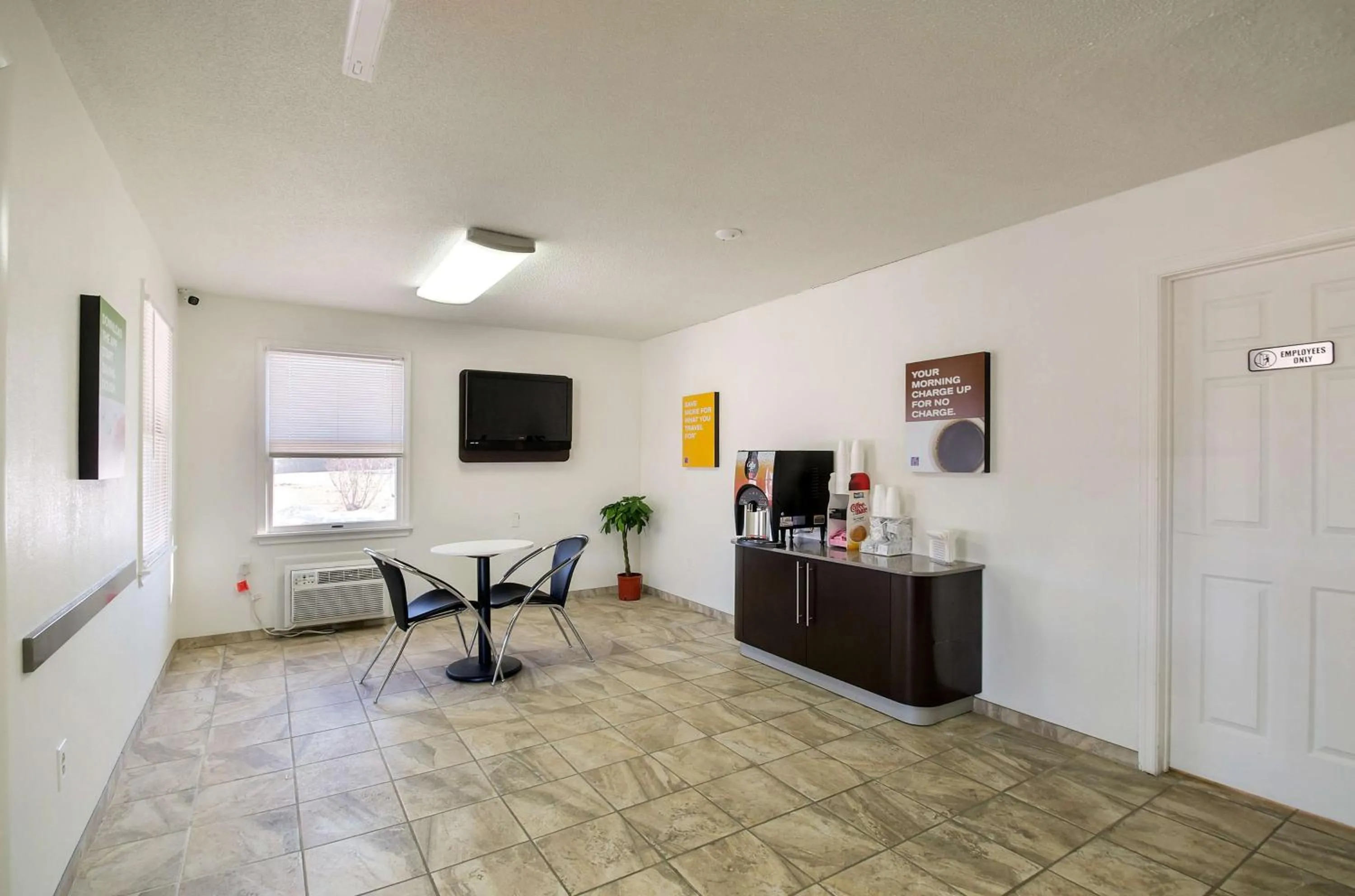 Communal lounge/ TV room in Motel 6-Charles Town, WV