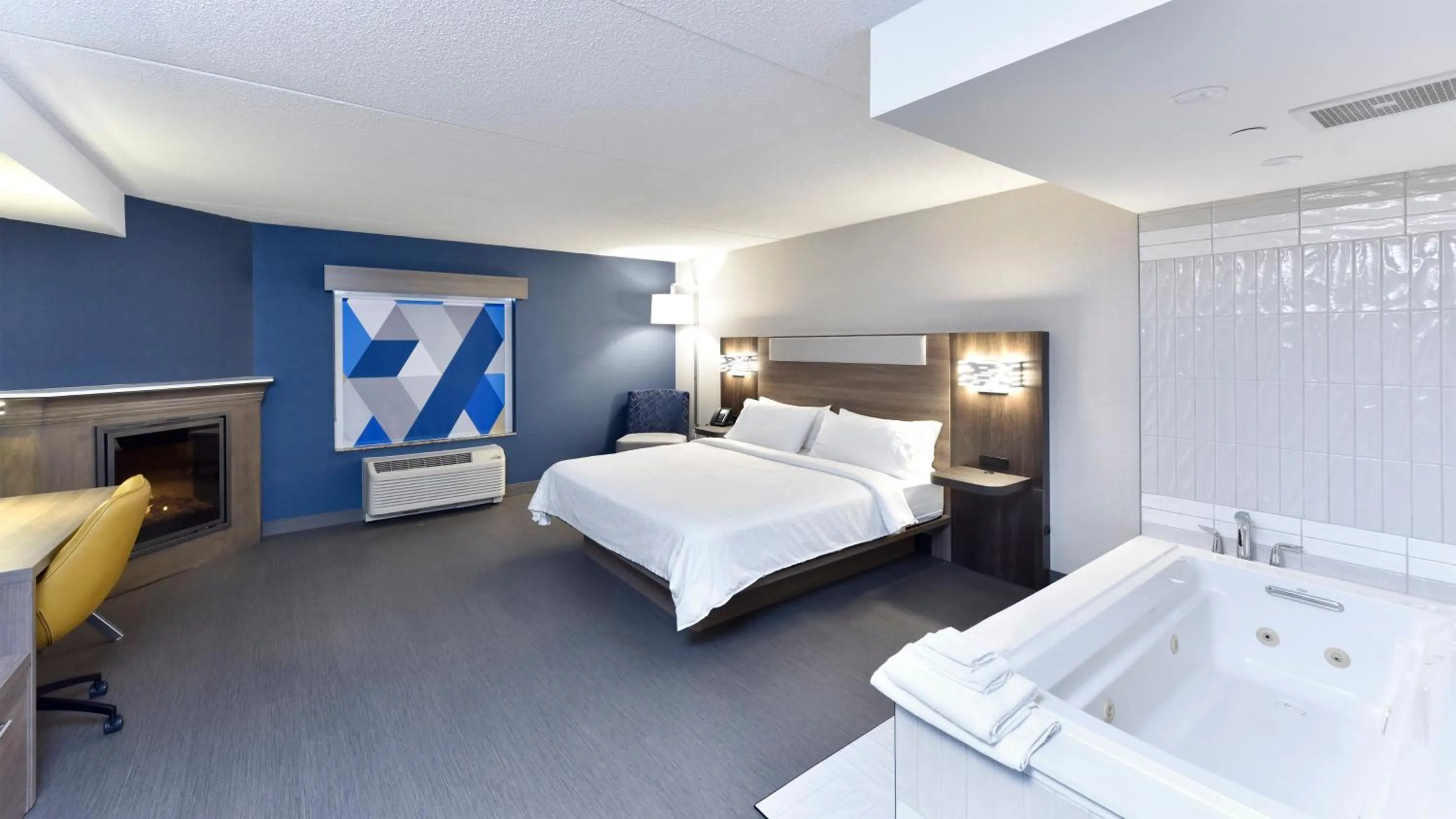 Photo of the whole room, Bed in Holiday Inn Express Hotel & Suites Waterloo - St. Jacobs Area, an IHG Hotel