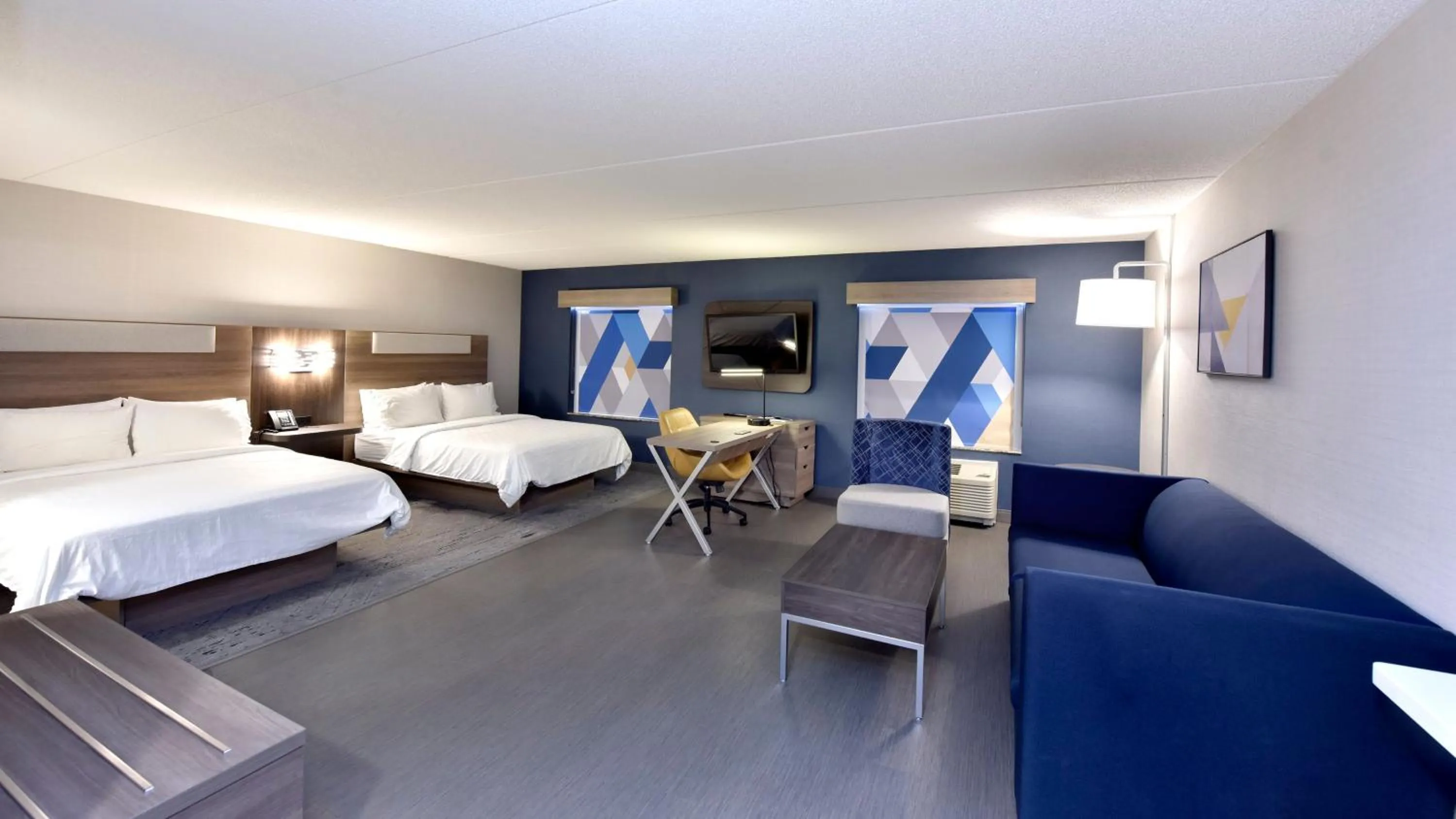 Photo of the whole room, Bed in Holiday Inn Express Hotel & Suites Waterloo - St. Jacobs Area, an IHG Hotel