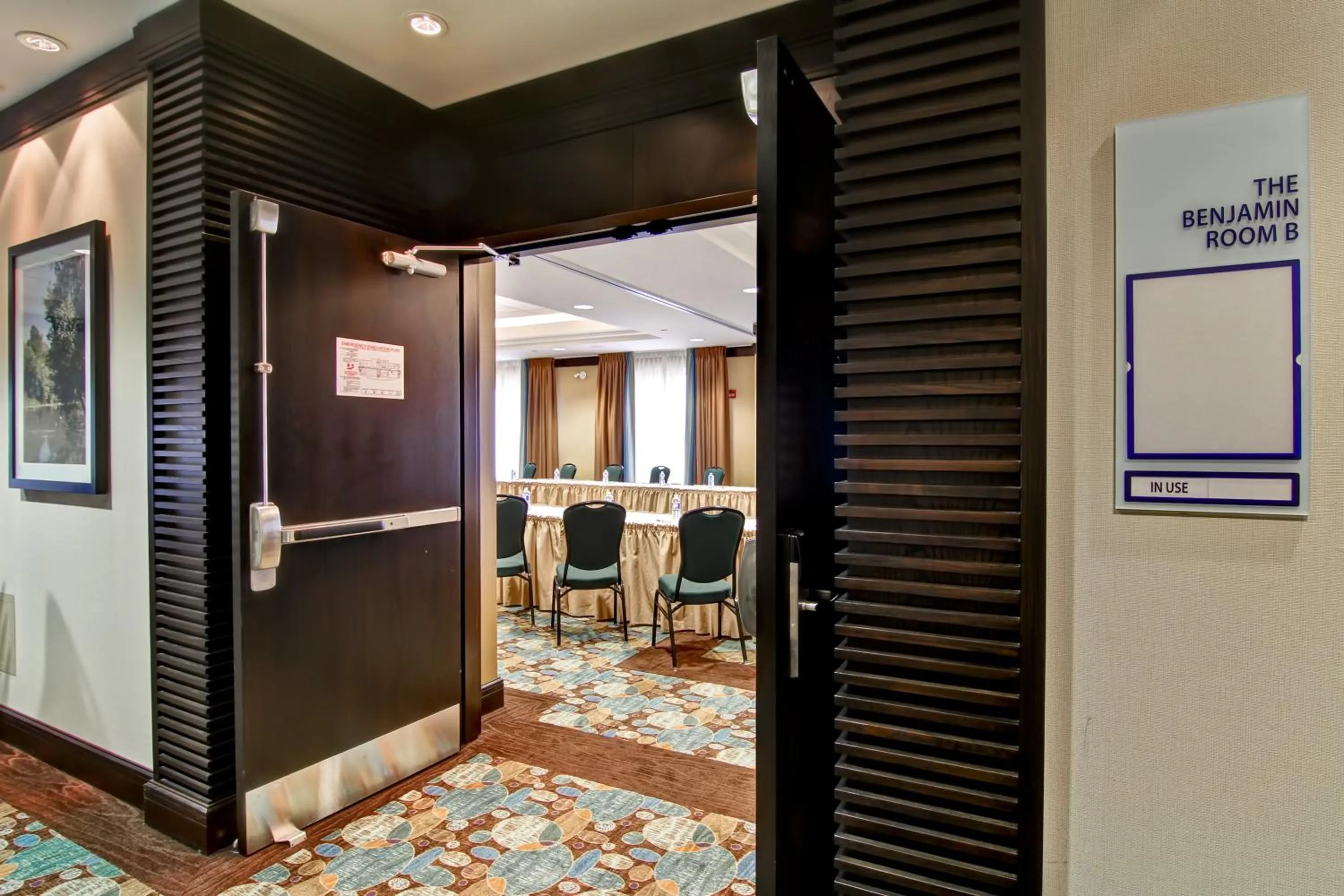 Meeting/conference room in Holiday Inn Express Hotel & Suites Waterloo - St. Jacobs Area, an IHG Hotel