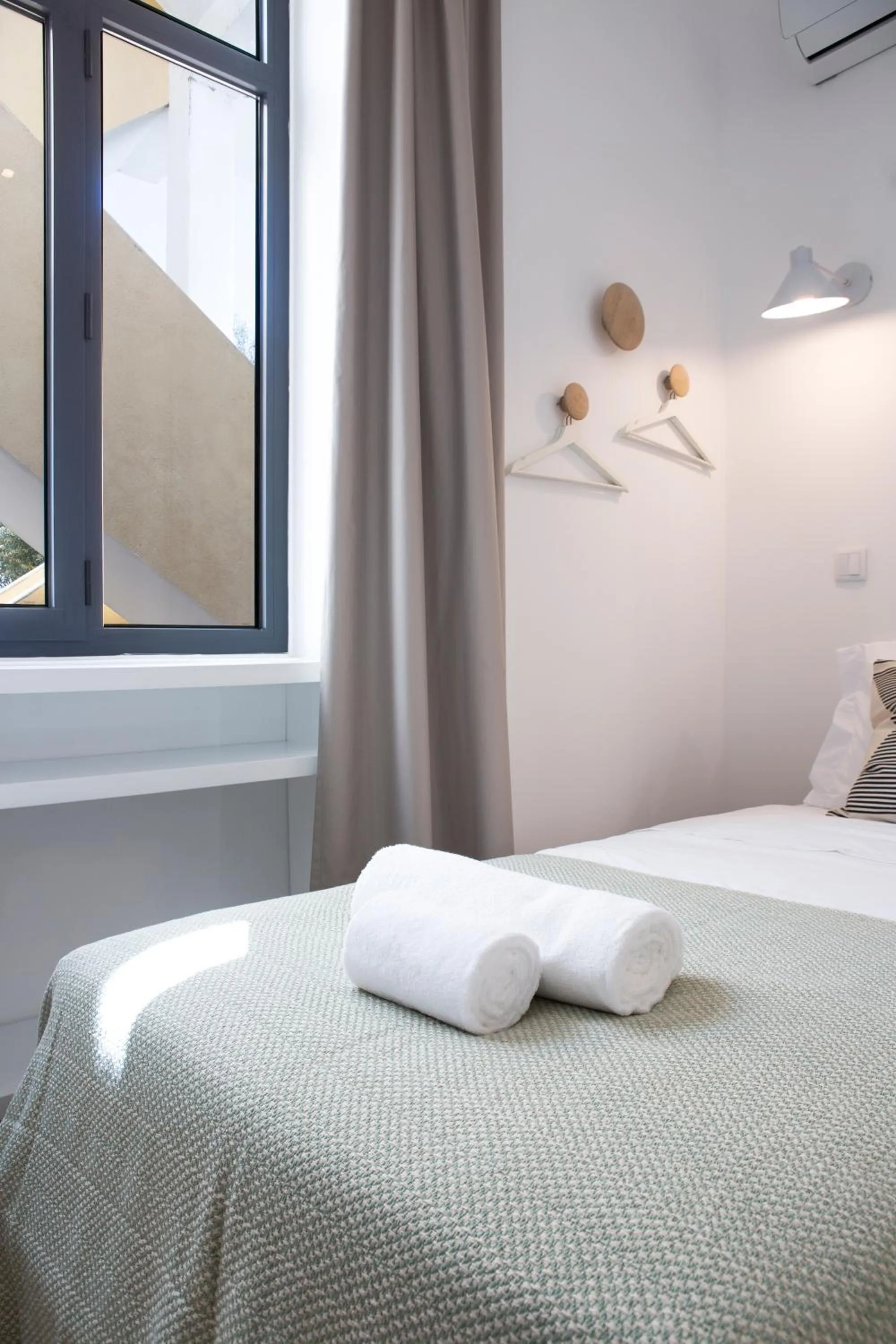 Bed in Alameda Exclusive House