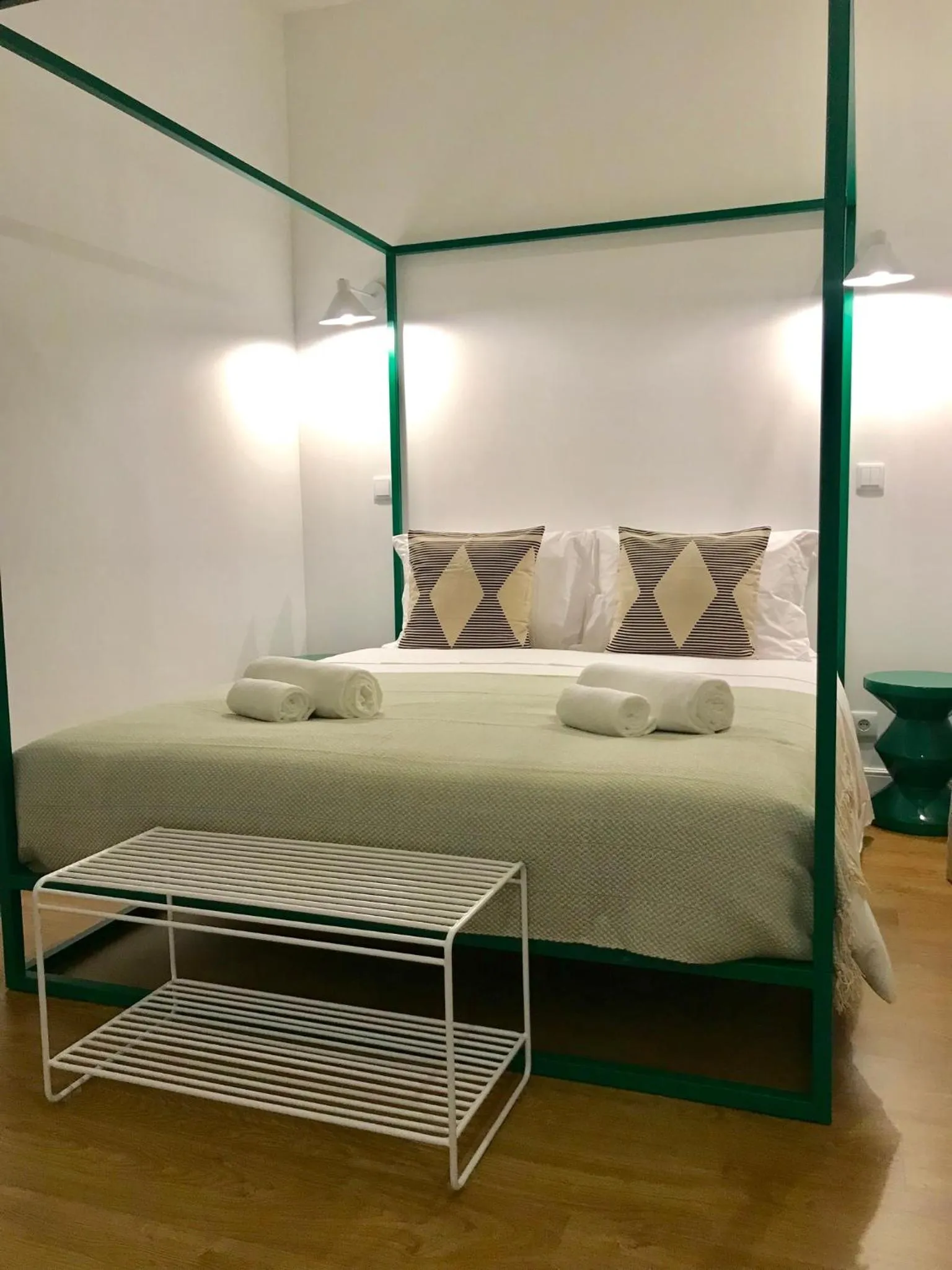 Bed in Alameda Exclusive House