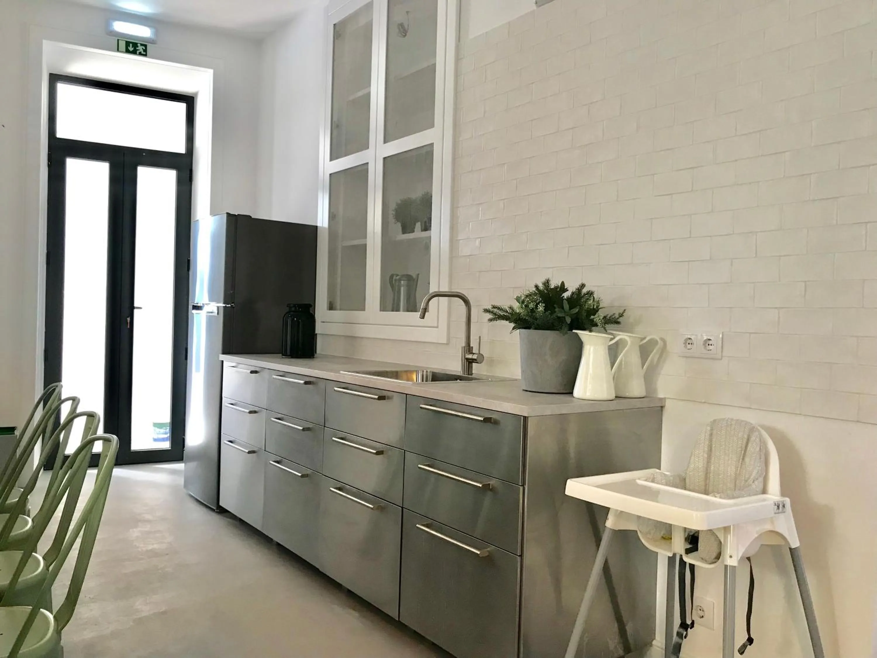 Dining area in Alameda Exclusive House