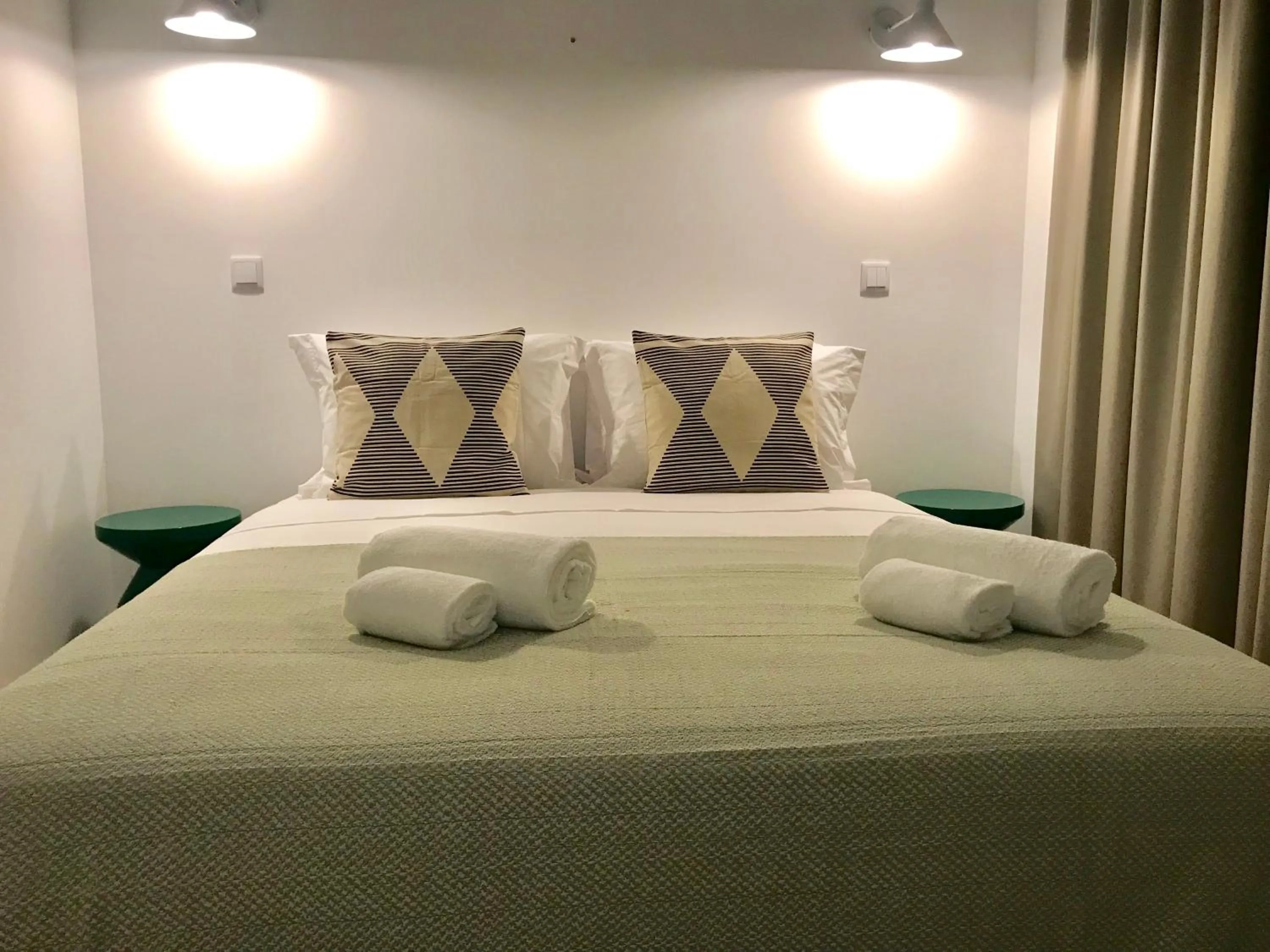 Bed in Alameda Exclusive House