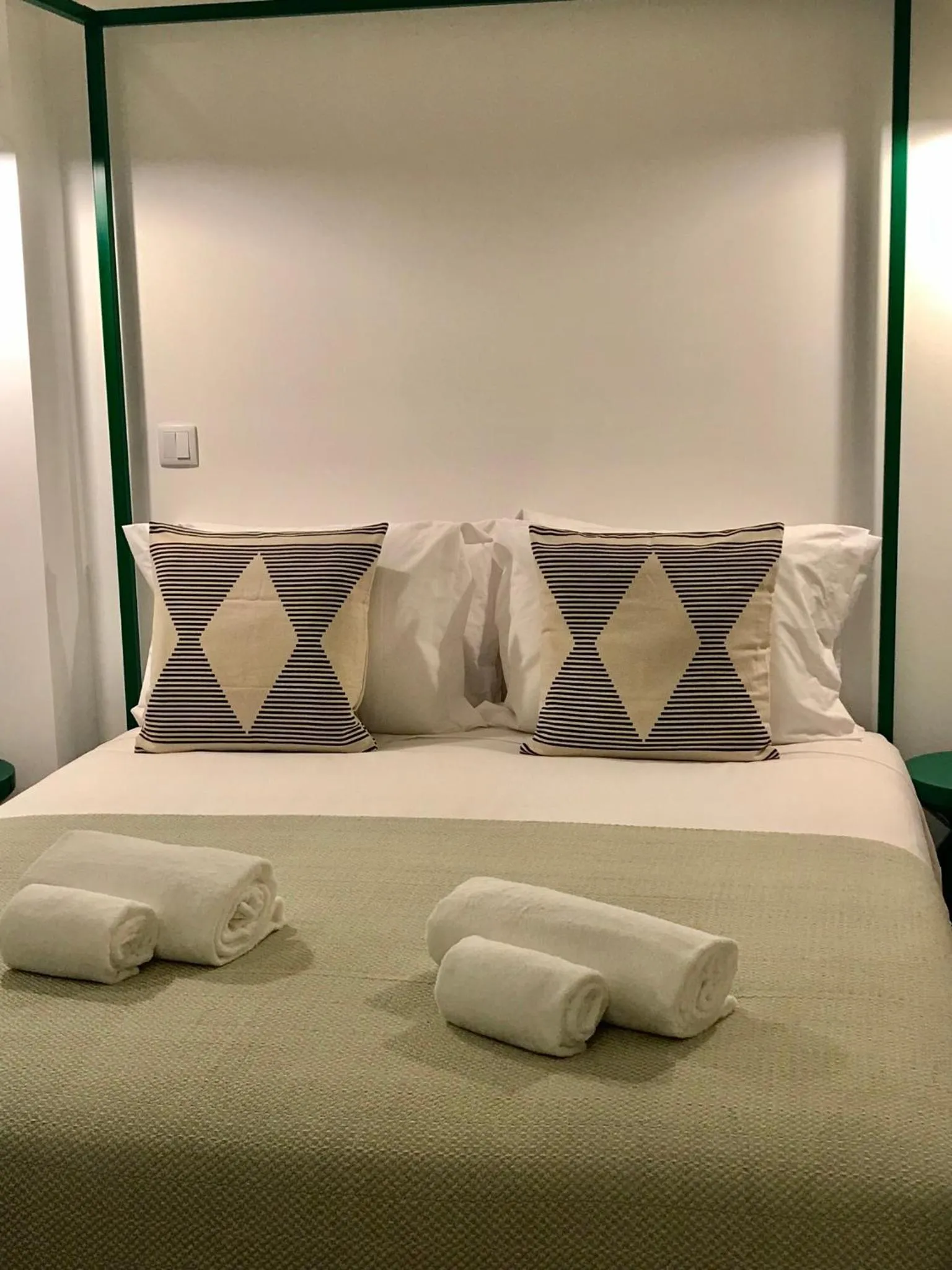 Bed in Alameda Exclusive House