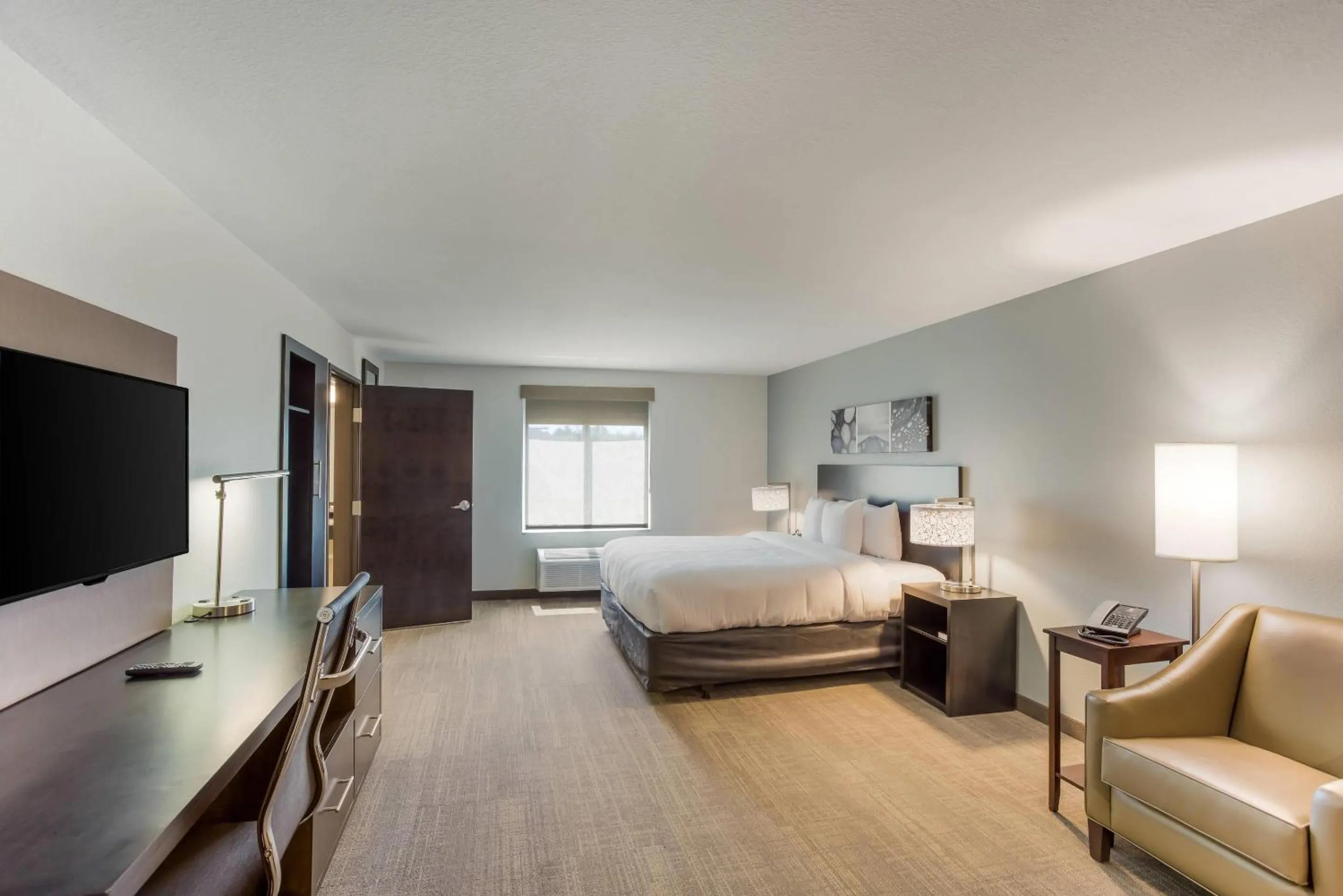 Bedroom, Bed in MainStay Suites Logan Ohio-Hocking Hills