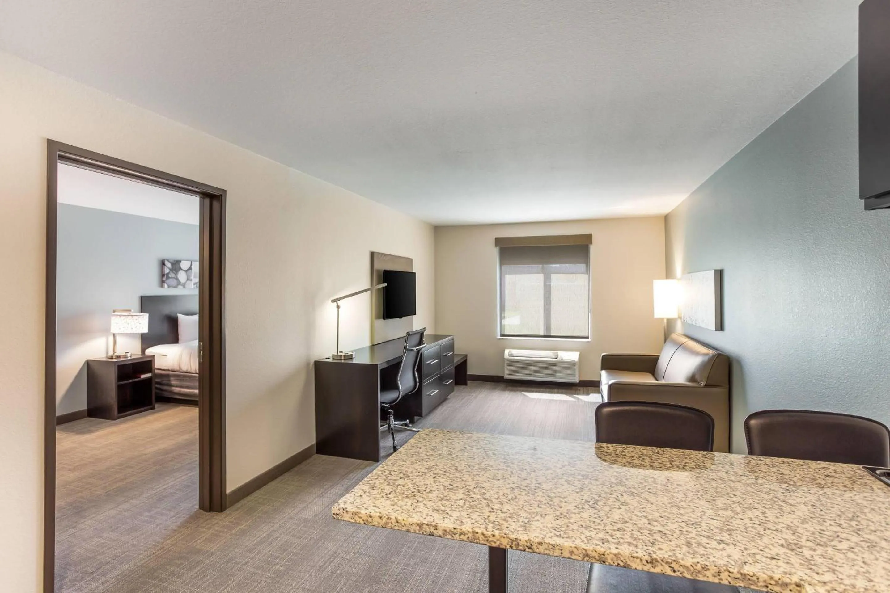 Bedroom, Bed in MainStay Suites Logan Ohio-Hocking Hills