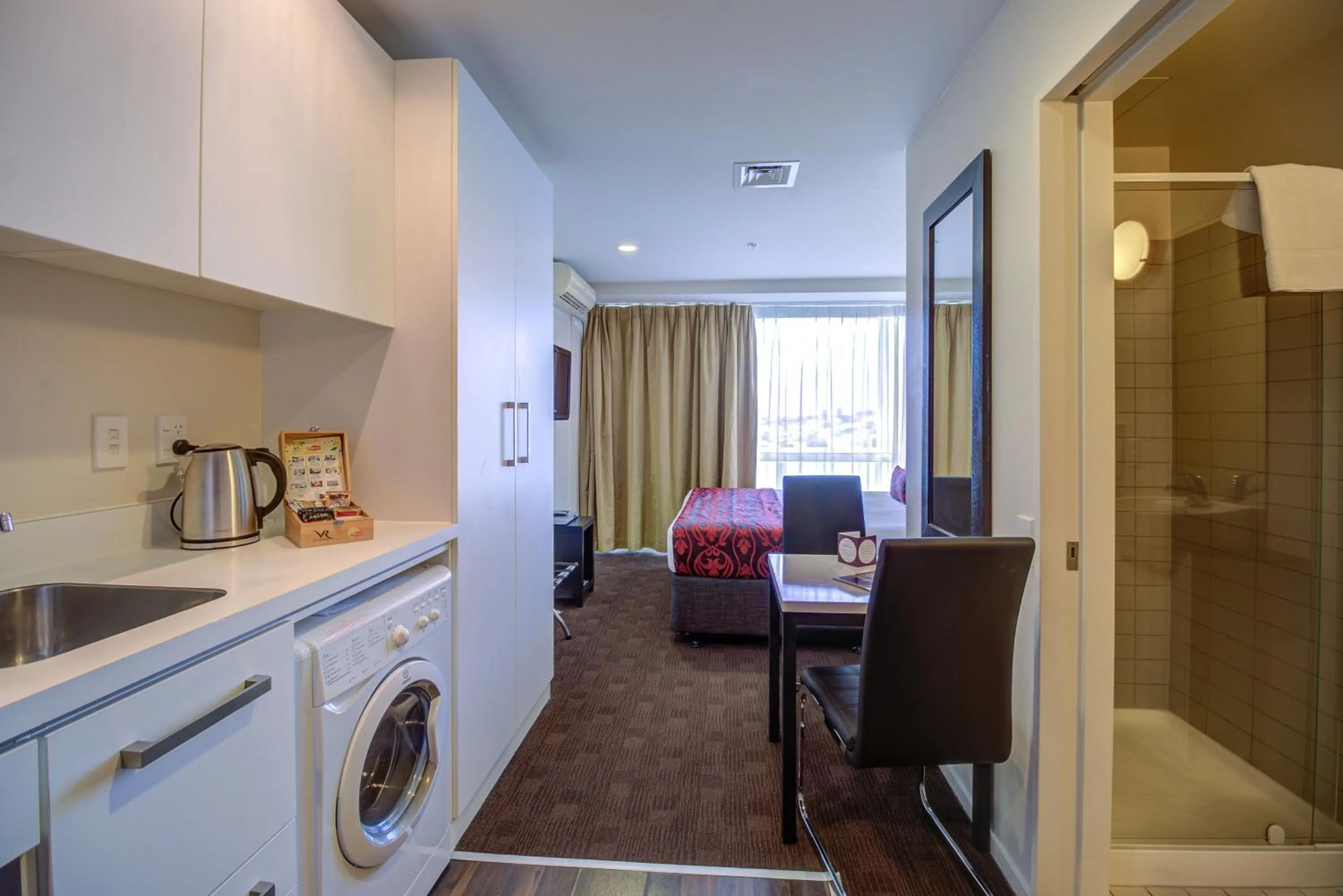 Coffee/tea facilities in The Quadrant Hotel & Suites