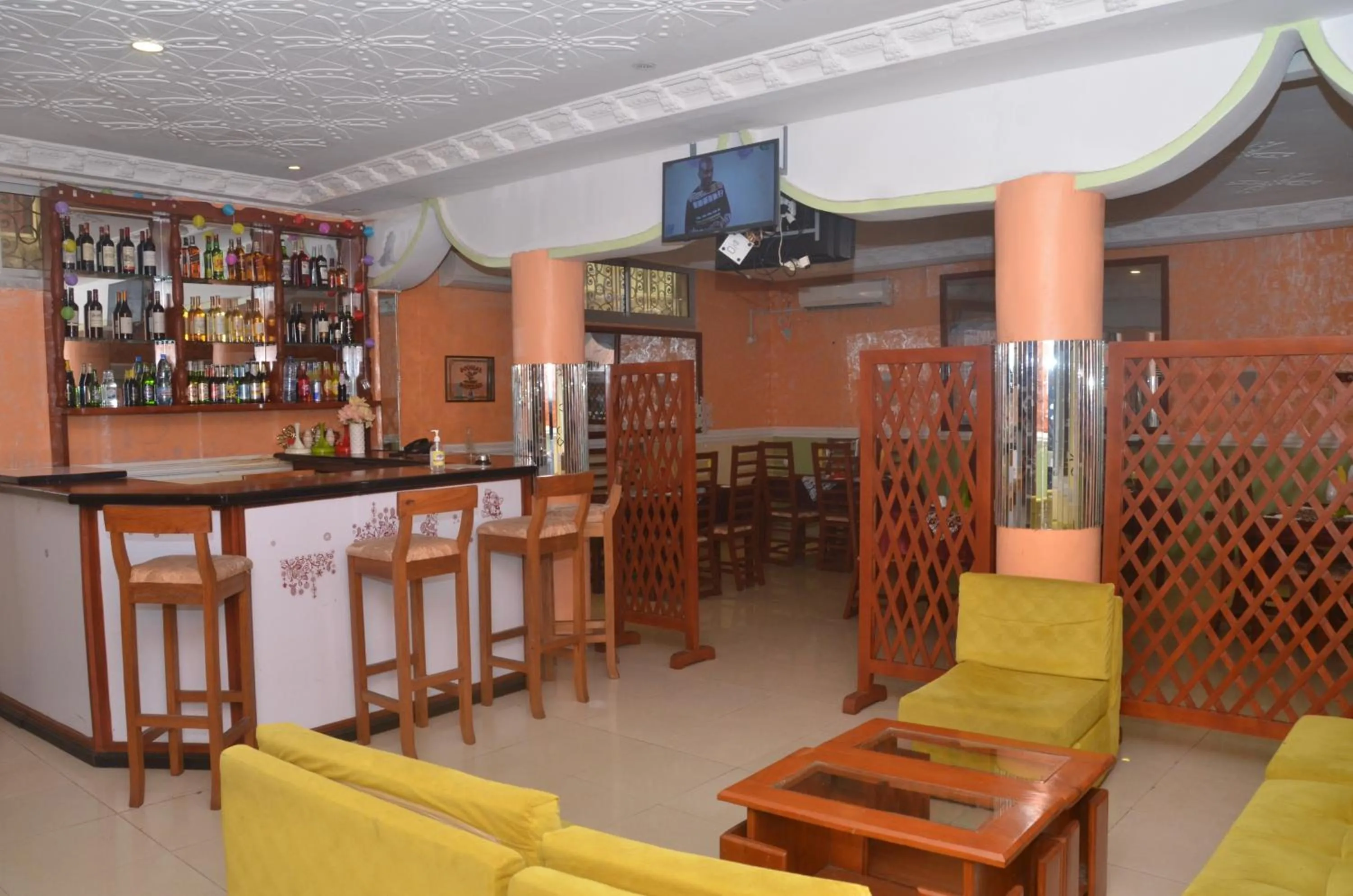 Lounge or bar in Hotel - Y