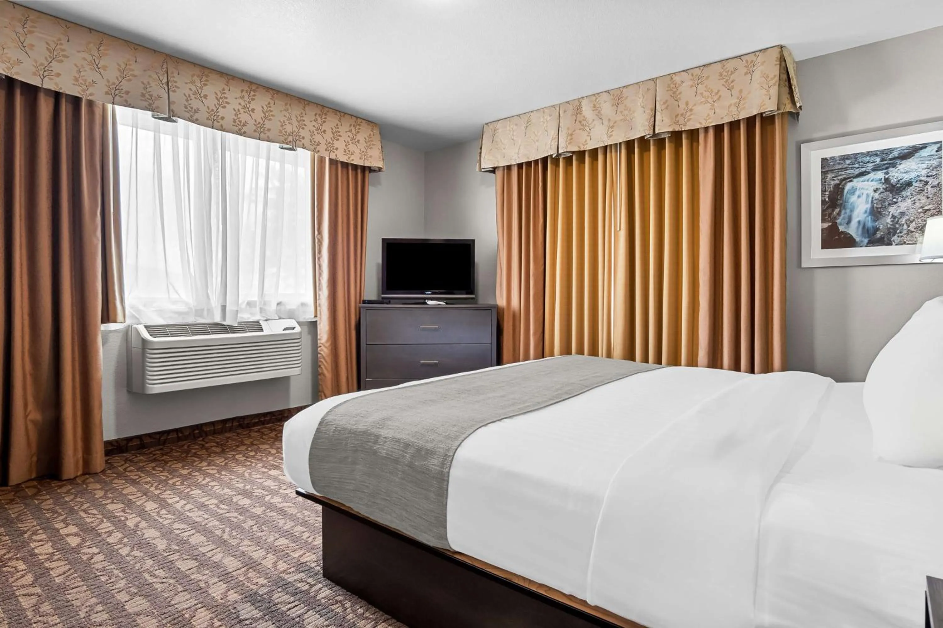 Bedroom, Bed in Best Western Sawtooth Inn and Suites