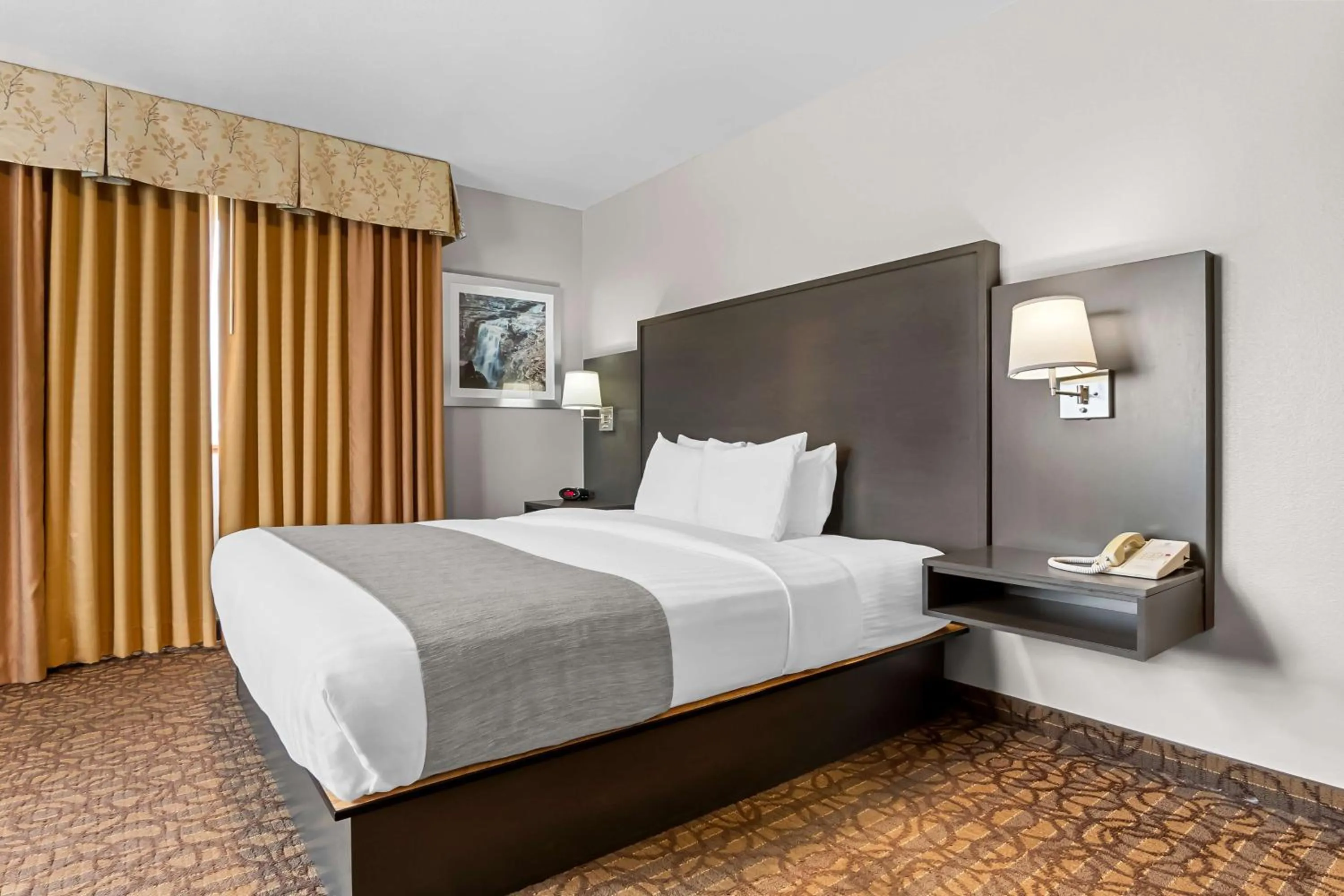 Bedroom, Bed in Best Western Sawtooth Inn and Suites