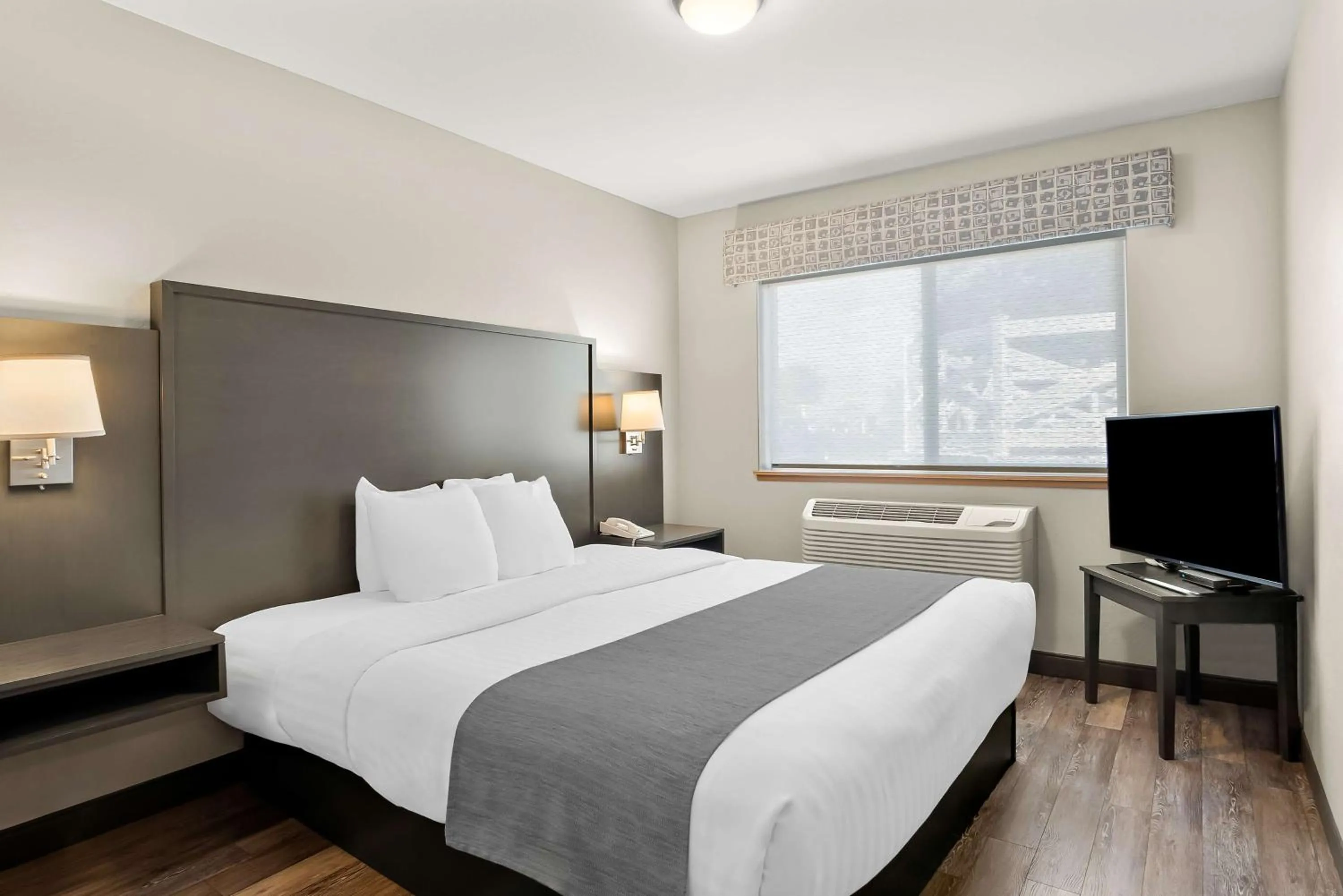 Photo of the whole room, Bed in Best Western Sawtooth Inn and Suites