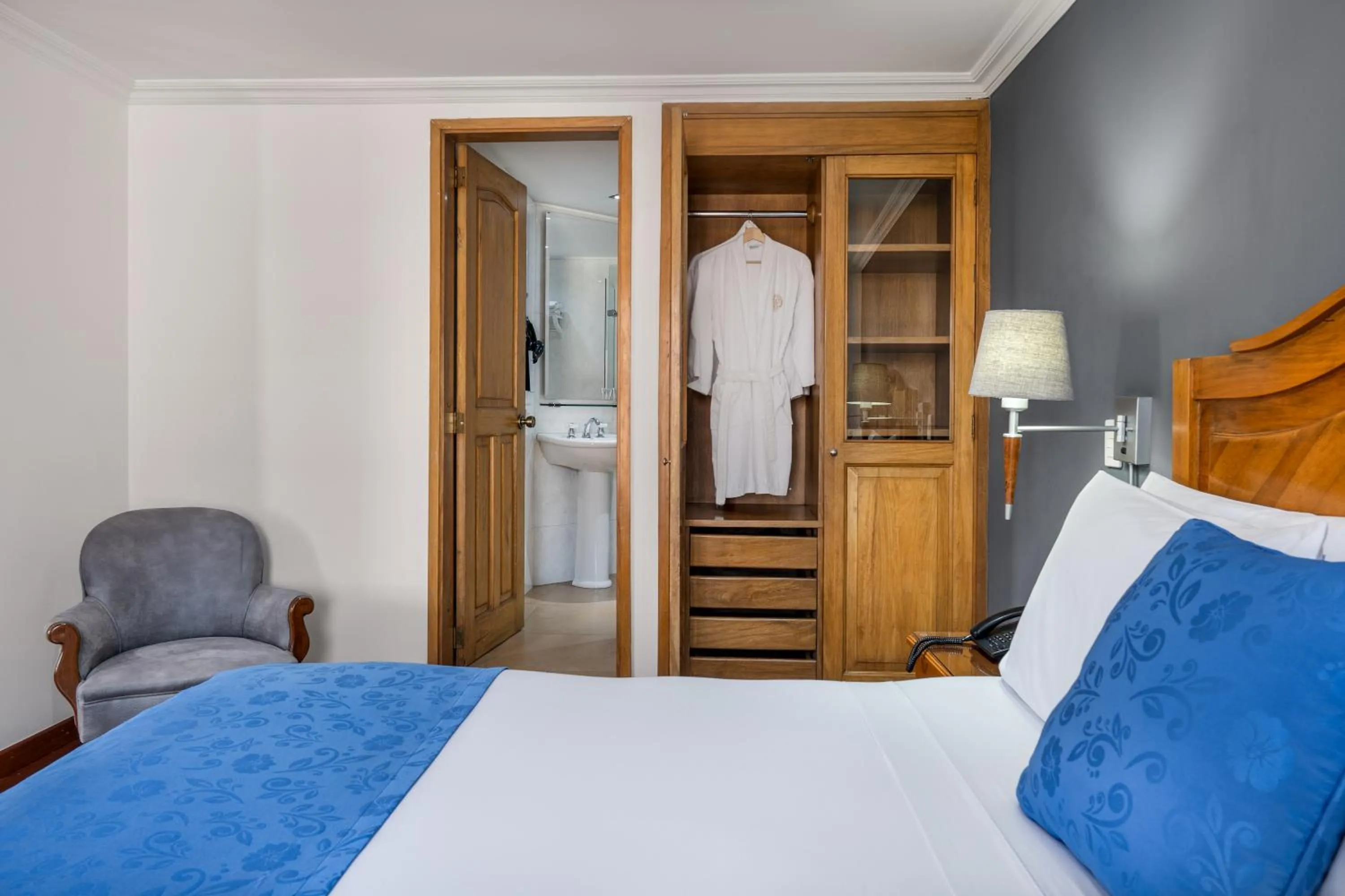 Bedroom, Bed in Hotel Egina Bogotá